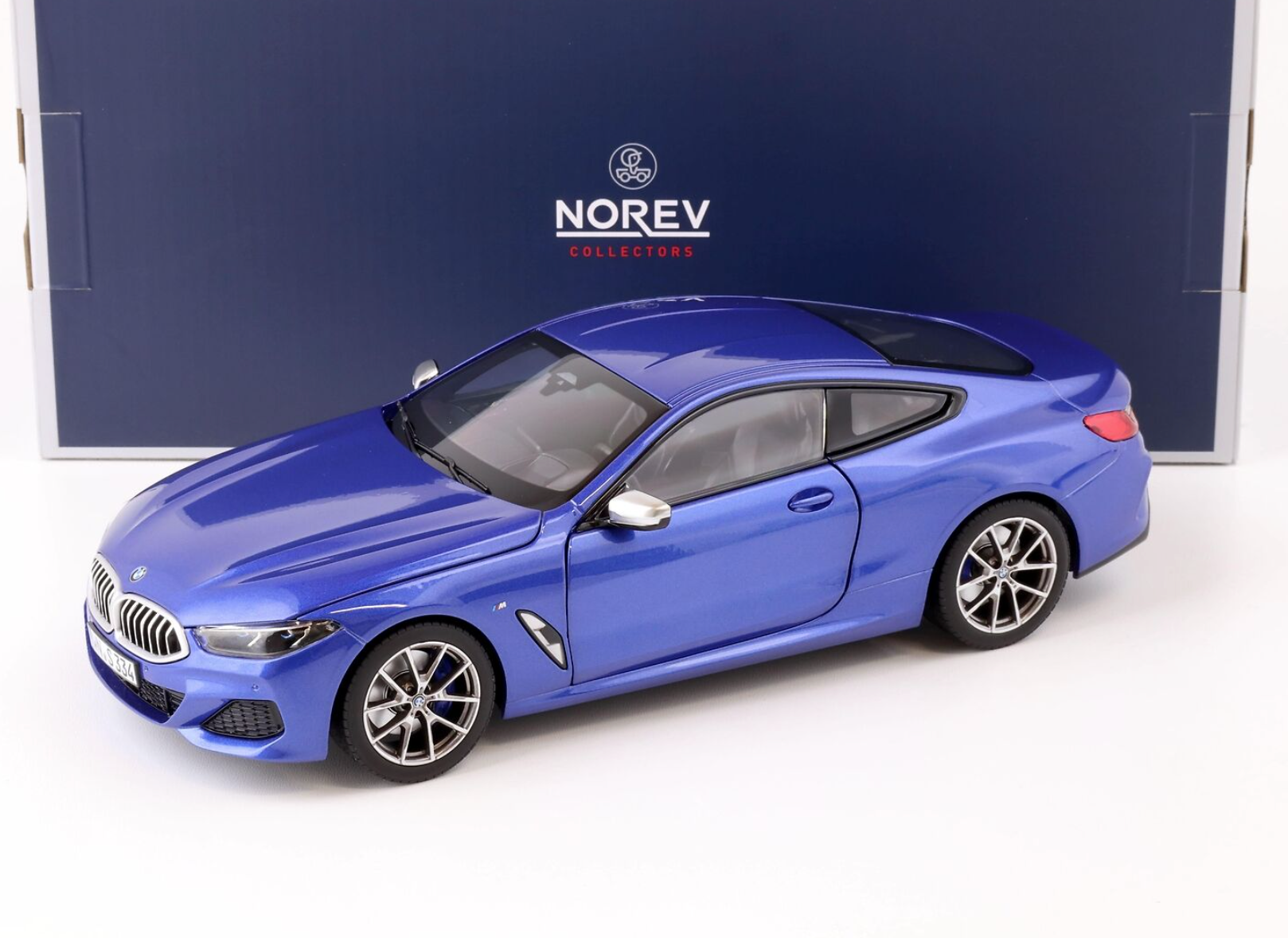 Модель автомобіля Norev 1:18 BMW M8 G15 850i Coupe Limited Edition 200 Pcs Blue Metallic (183286) - фото 6