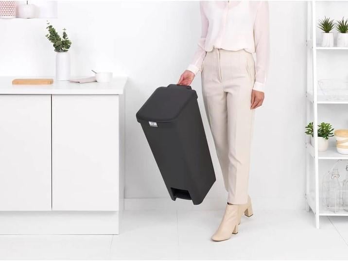 Бак для мусора Brabantia Pedal Bin StepUp 40 л Темно-серый (800023) - фото 8 Бак для мусора Brabantia Pedal Bin StepUp 40 л Темно-серый (800023) - фото 8