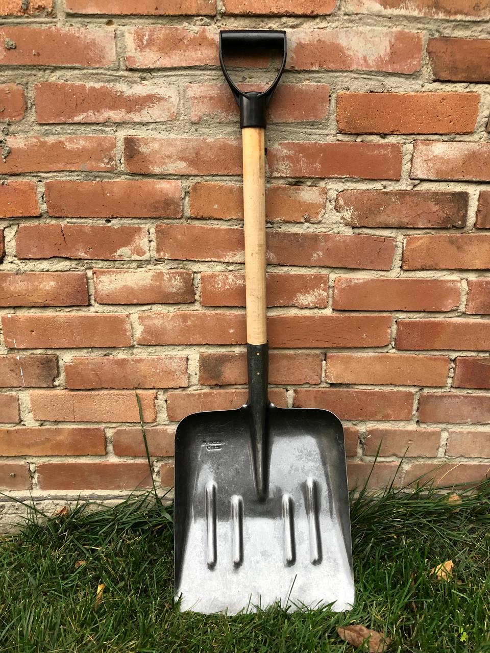 Лопата Вугільна зернова снігоприбиральна укорочений черенок з пластиковою ручкою з рейкової сталі - фото 2 Лопата Вугільна зернова снігоприбиральна укорочений черенок з пластиковою ручкою з рейкової сталі - фото 2
