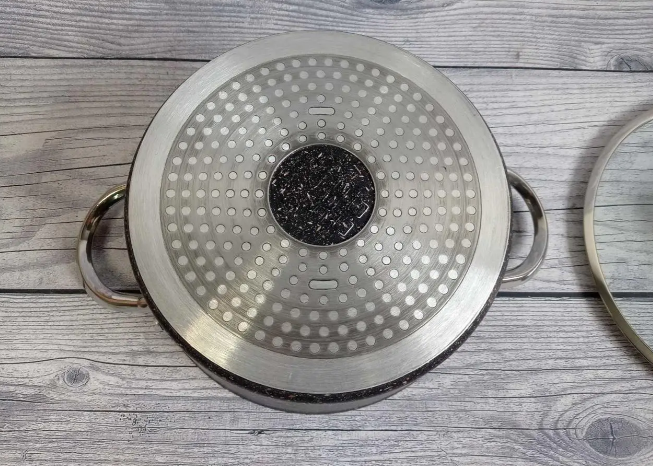 Каструля з кришкою OMS з антипригарним покриттям для газу і індукції 7,8 л Чорний (3116-7.8) - фото 4 Каструля з кришкою OMS з антипригарним покриттям для газу і індукції 7,8 л Чорний (3116-7.8) - фото 4