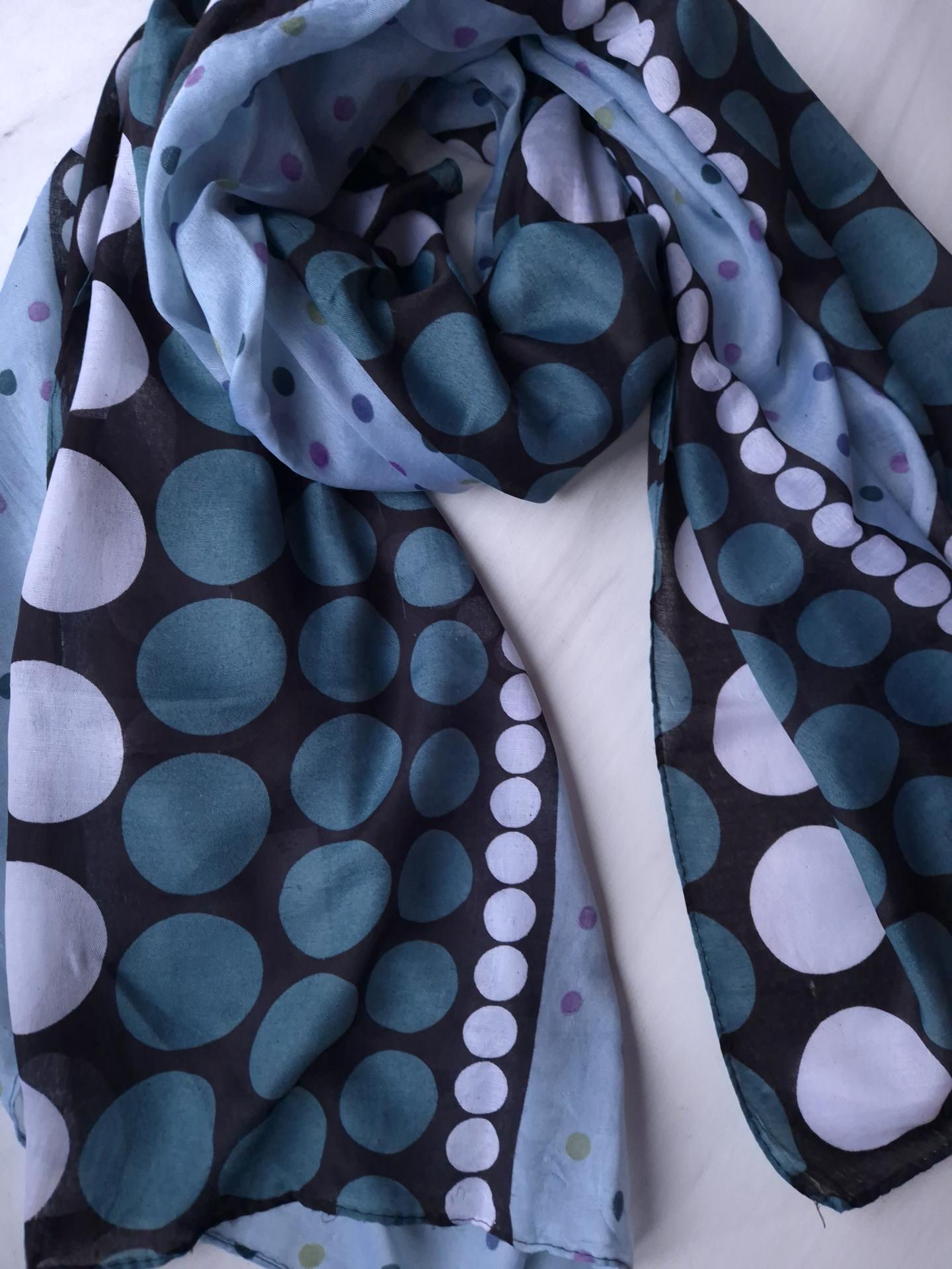 Шарф-палантин жіночий в різнокольорові горошки весна-осінь 172х110 см Блакитний (15081) - фото 3