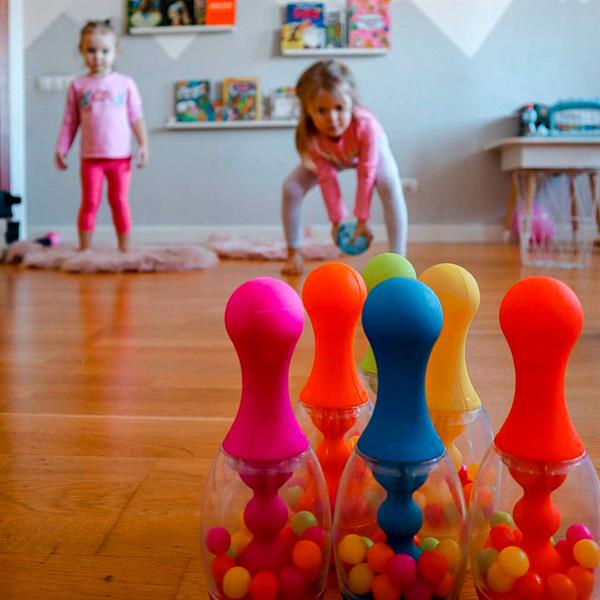 Дитячий боулінг Battat з підставкою Блакитний (BX4511Z) - фото 5 Дитячий боулінг Battat з підставкою Блакитний (BX4511Z) - фото 5