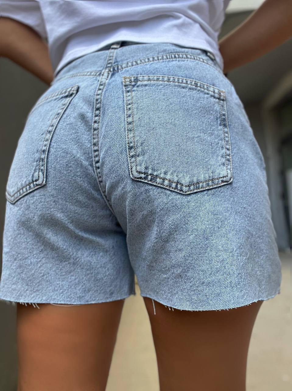 Шорты женские джинсовые ITS Basic 2776 STRAIGHT разрез камни цепочки р. 34 Светло-голубой (2222) - фото 4