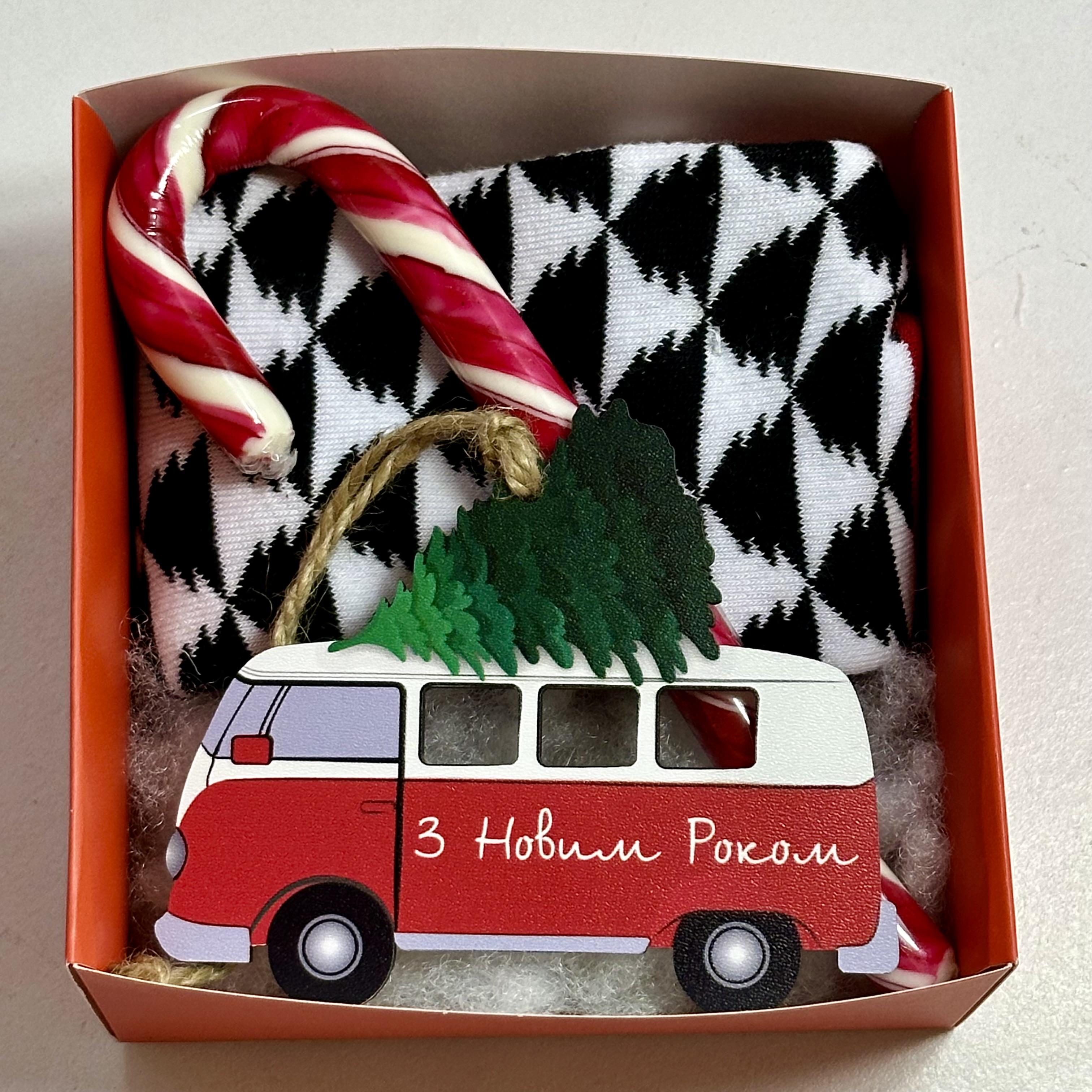 Набір подарунковий з новорічними шкарпетками та іграшкою - фото 7 Набір подарунковий з новорічними шкарпетками та іграшкою - фото 7