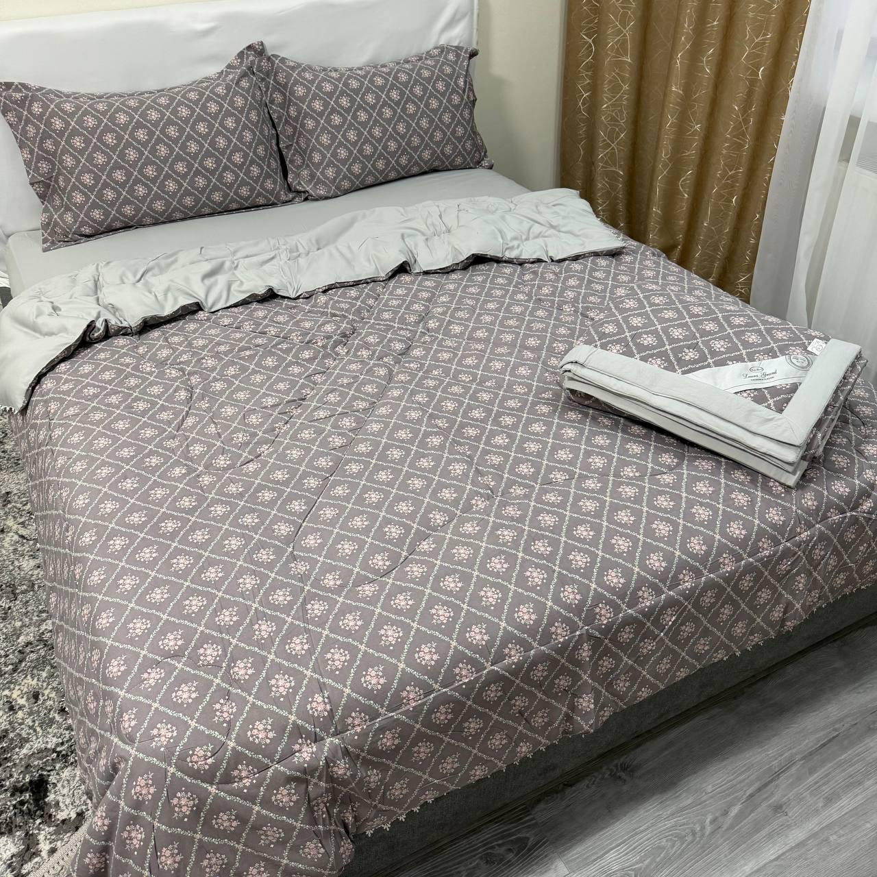 Комплект постельного белья Лаура Family с двумя одеялами зимнее/демисезонное евро 200х230 см Графитовый (36820696)