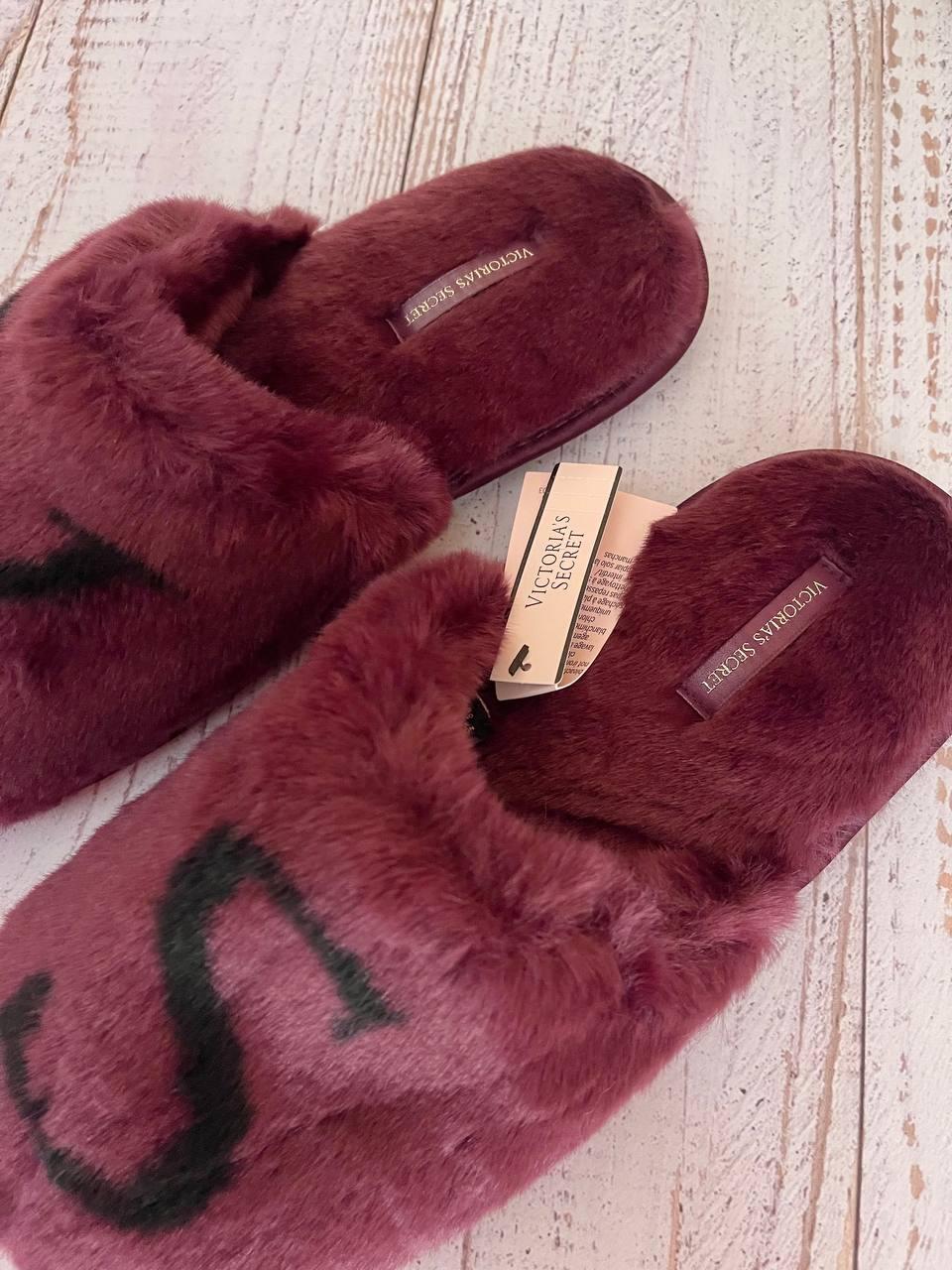 Тапочки домашние женские меховые Victoria's Secret Closed Toe Faux Fur Slipper Kir с логотипом Бордовый - фото 3