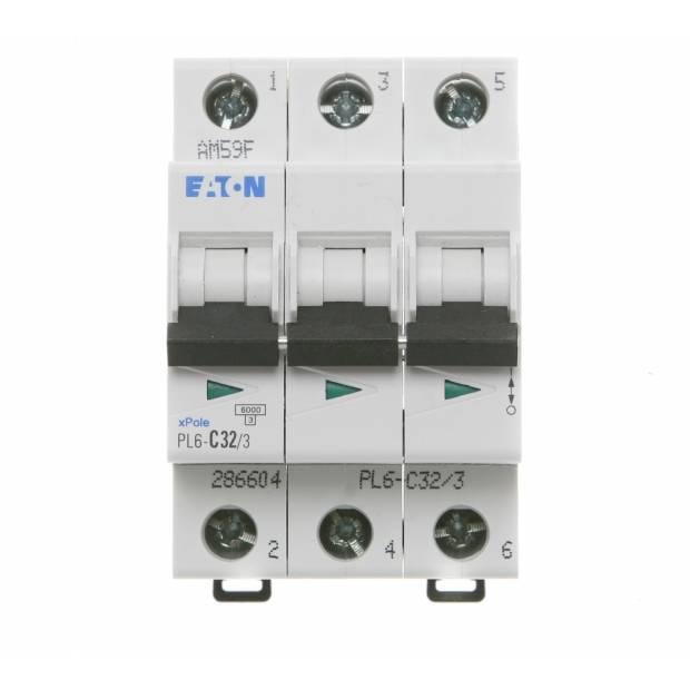 Автоматический выключатель Eaton Moeller PL6-C32Р/3 3р 32 А 6 кА тип С (286604) Автоматический выключатель Eaton Moeller PL6-C32Р/3 3р 32 А 6 кА тип С (286604)