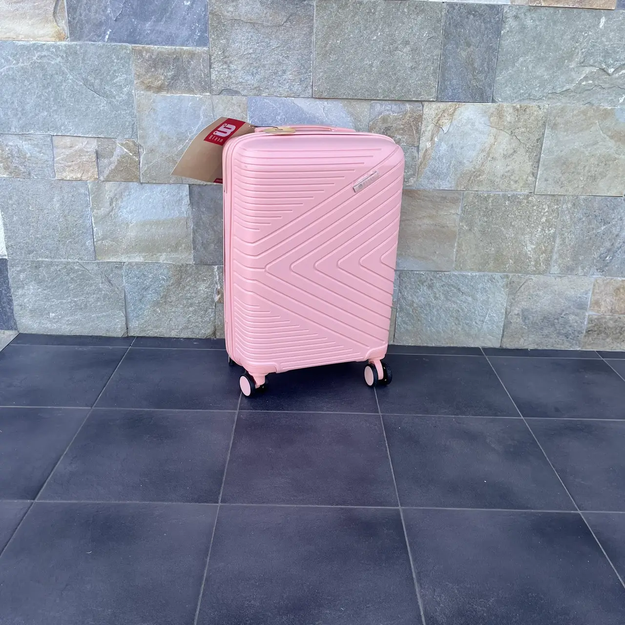 Чемодан дорожный Bloom 1706 39 л S Персиковый - фото 1 Чемодан дорожный Bloom 1706 39 л S Персиковый - фото 1