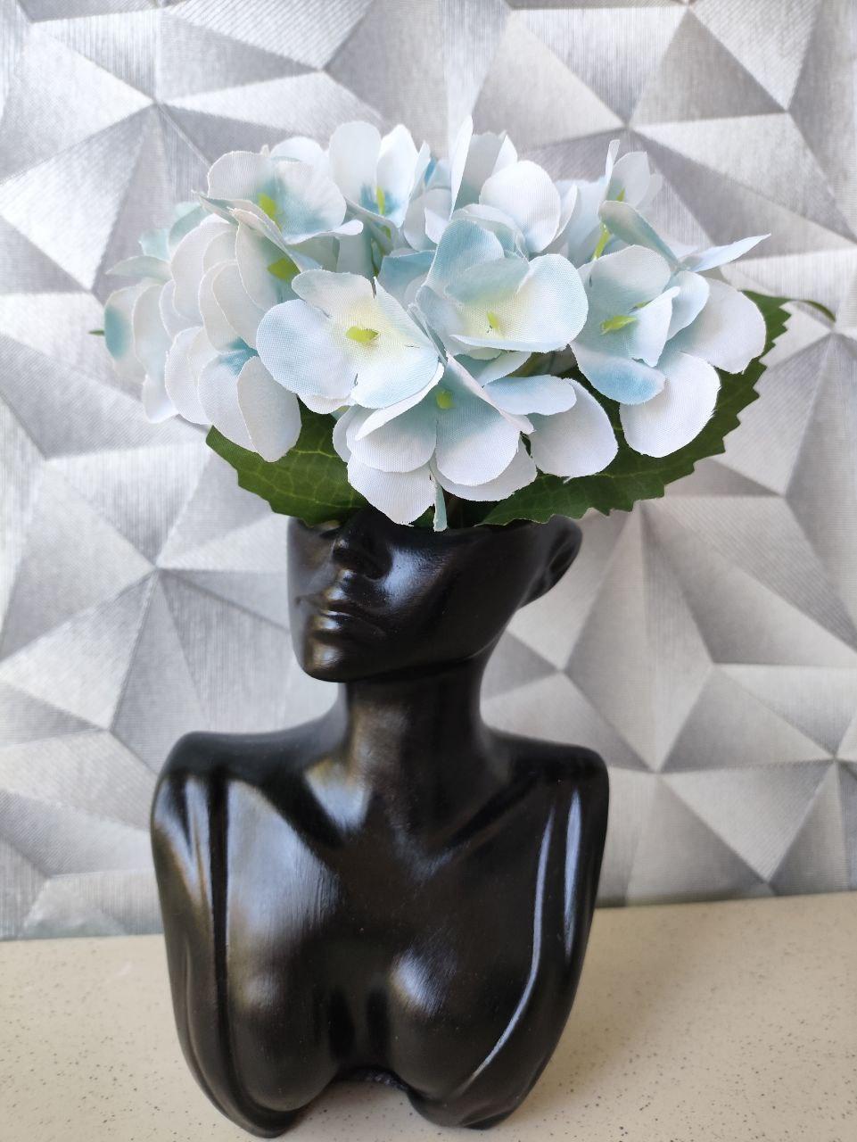 Ваза женский бюст с искусственной гортензией 16,5 см Черный (2754917981) - фото 5 Ваза женский бюст с искусственной гортензией 16,5 см Черный (2754917981) - фото 5