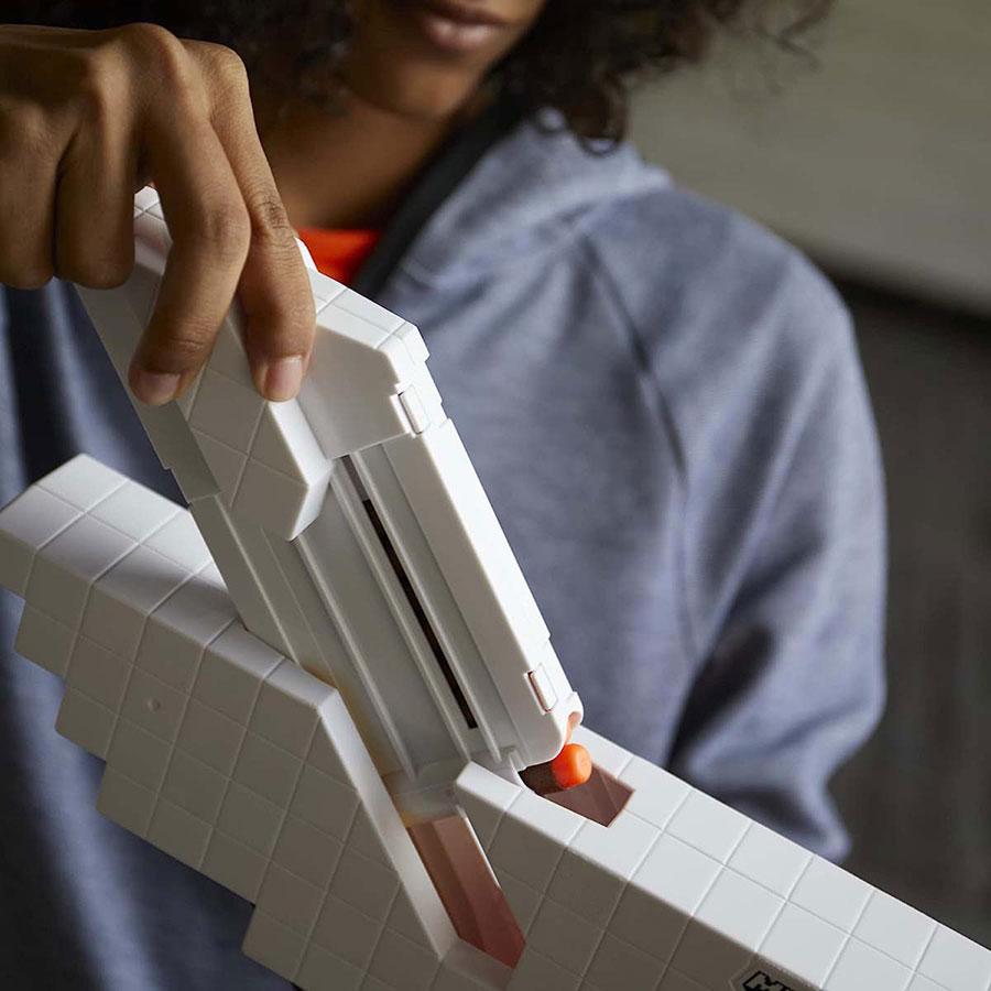 Бластер Nerf Minecraft Sabrewing (F4733) - фото 7 Бластер Nerf Minecraft Sabrewing (F4733) - фото 7