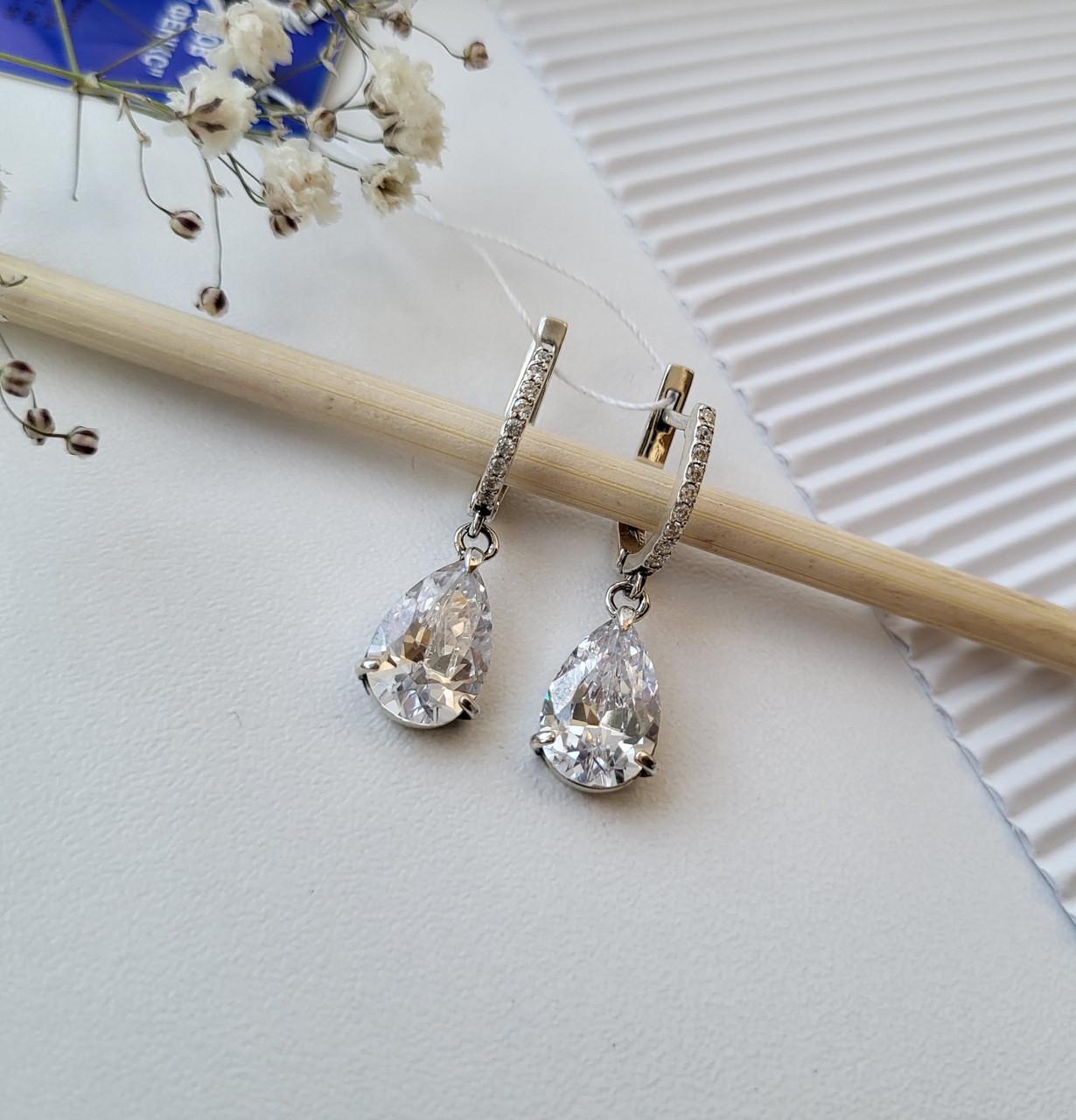 Серьги Капелька с белыми камнями из серебра 925 пробы 4,70 г (2295)