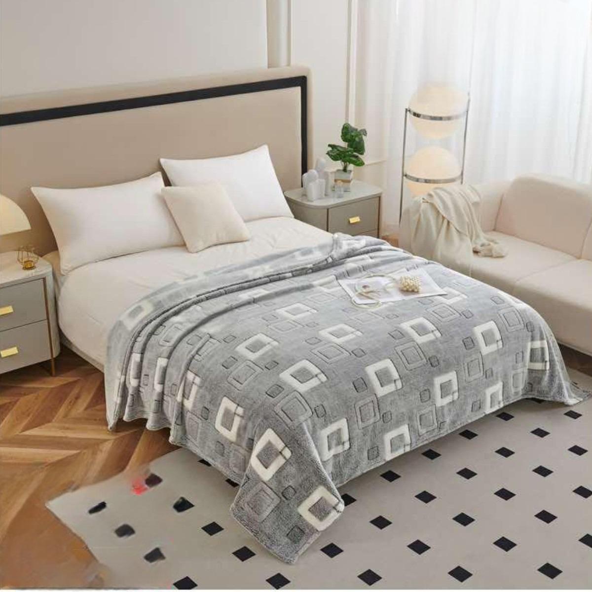 Плед Koloco Стрижка выбитый рисунок Квадраты евро 220х240 см Серый (40338) - фото 1 Плед Koloco Стрижка выбитый рисунок Квадраты евро 220х240 см Серый (40338) - фото 1