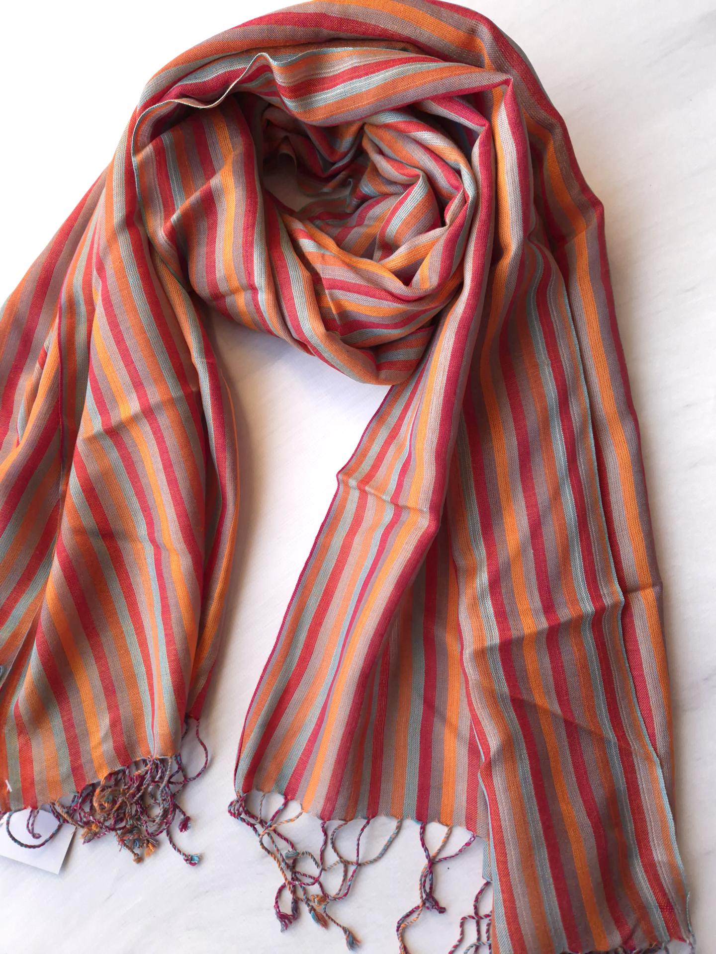 Шарф-палантин жіночий у смужку весна-осінь 180х75 см Різнокольоровий (14132) - фото 2 Шарф-палантин жіночий у смужку весна-осінь 180х75 см Різнокольоровий (14132) - фото 2