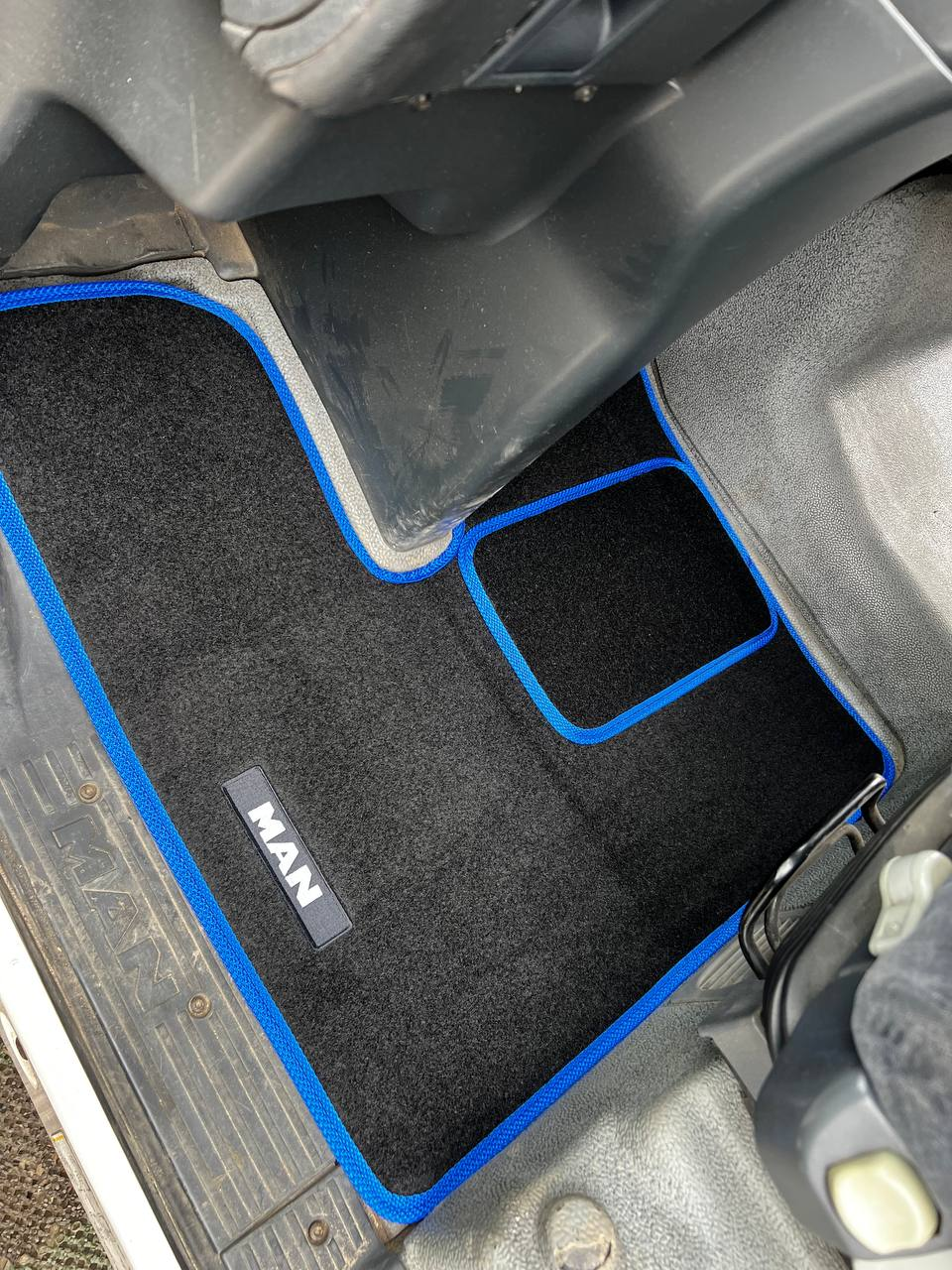 Коврики в салон ворсовые для MAN TGA широкая кабина 5 шт. Черный (27327117)