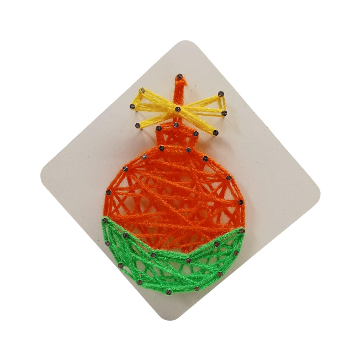 Набір для творчості стринг-арт Новорічна іграшка 100х100 мм Червоно-зелений (30727950)