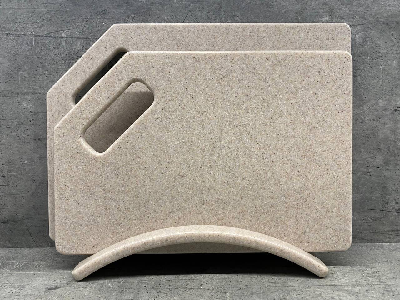 Набір дощок кухонних Light Brown зі штучного каменю на підставці 2 шт. (223) Набір дощок кухонних Light Brown зі штучного каменю на підставці 2 шт. (223)