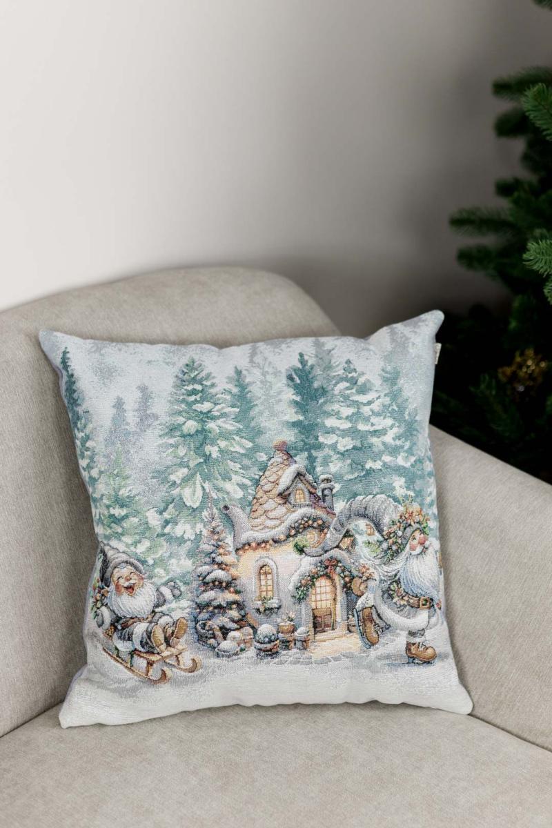 Подушка гобеленовая Сказочные гномы-1 Салазки 45х45 см (038475)