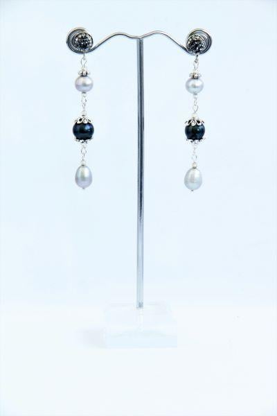 Сережки довгі срібло з натуральними білими та чорними перлами Марсела ручна робота (ER-0082)