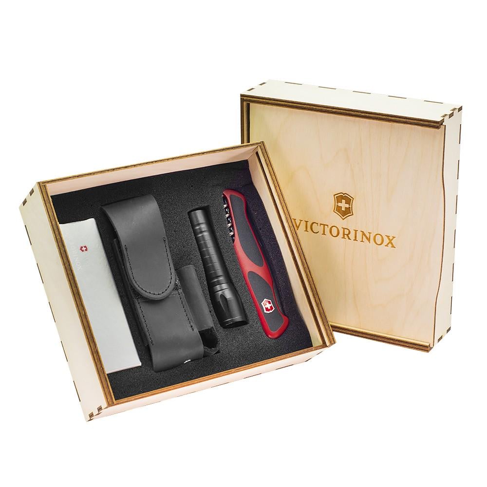 Комплект нож Victorinox Picknicker кожаный чехол/фонарь (0.8353)