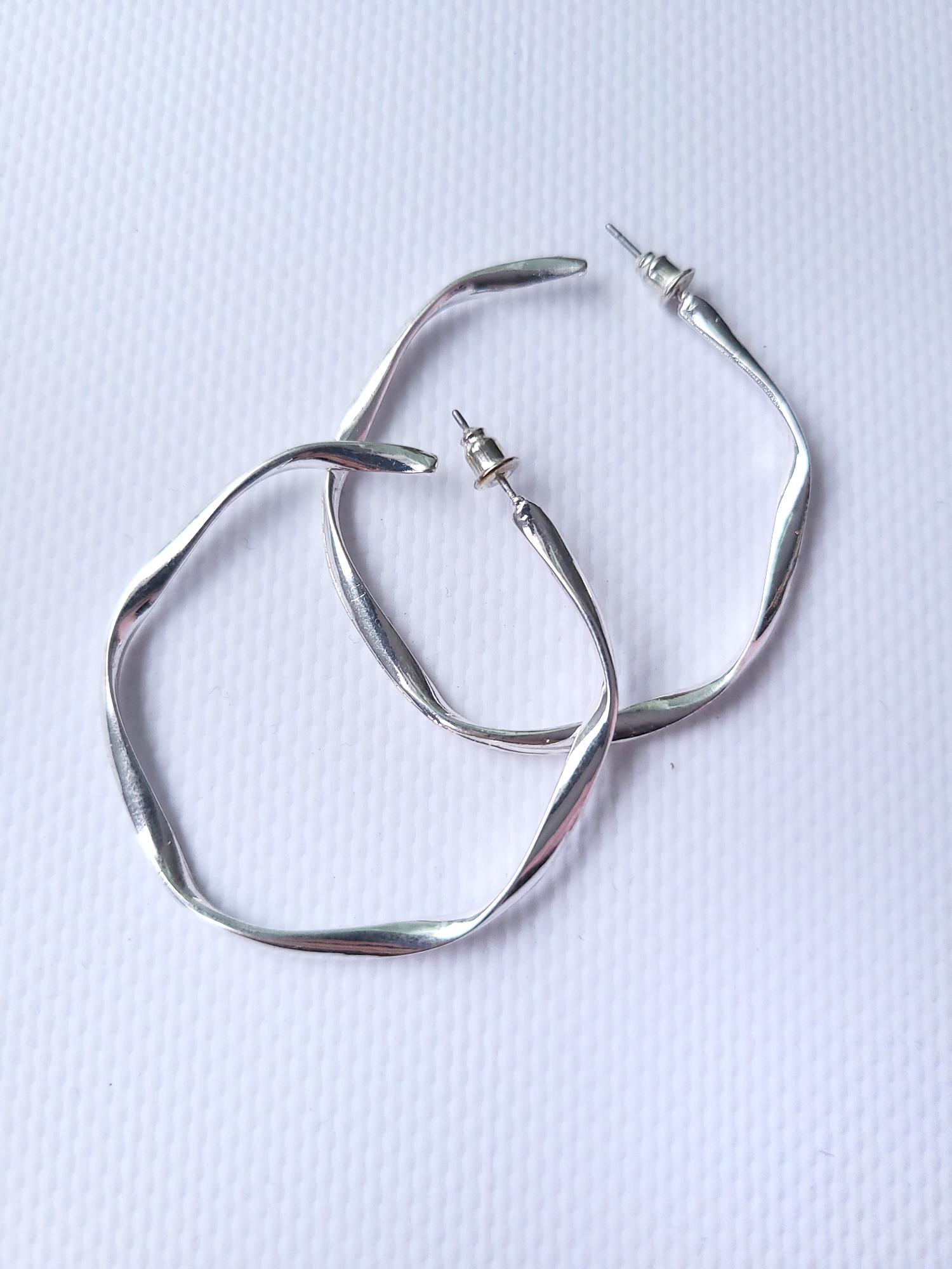 Серьги кольца фигурные Серебристый (10750)