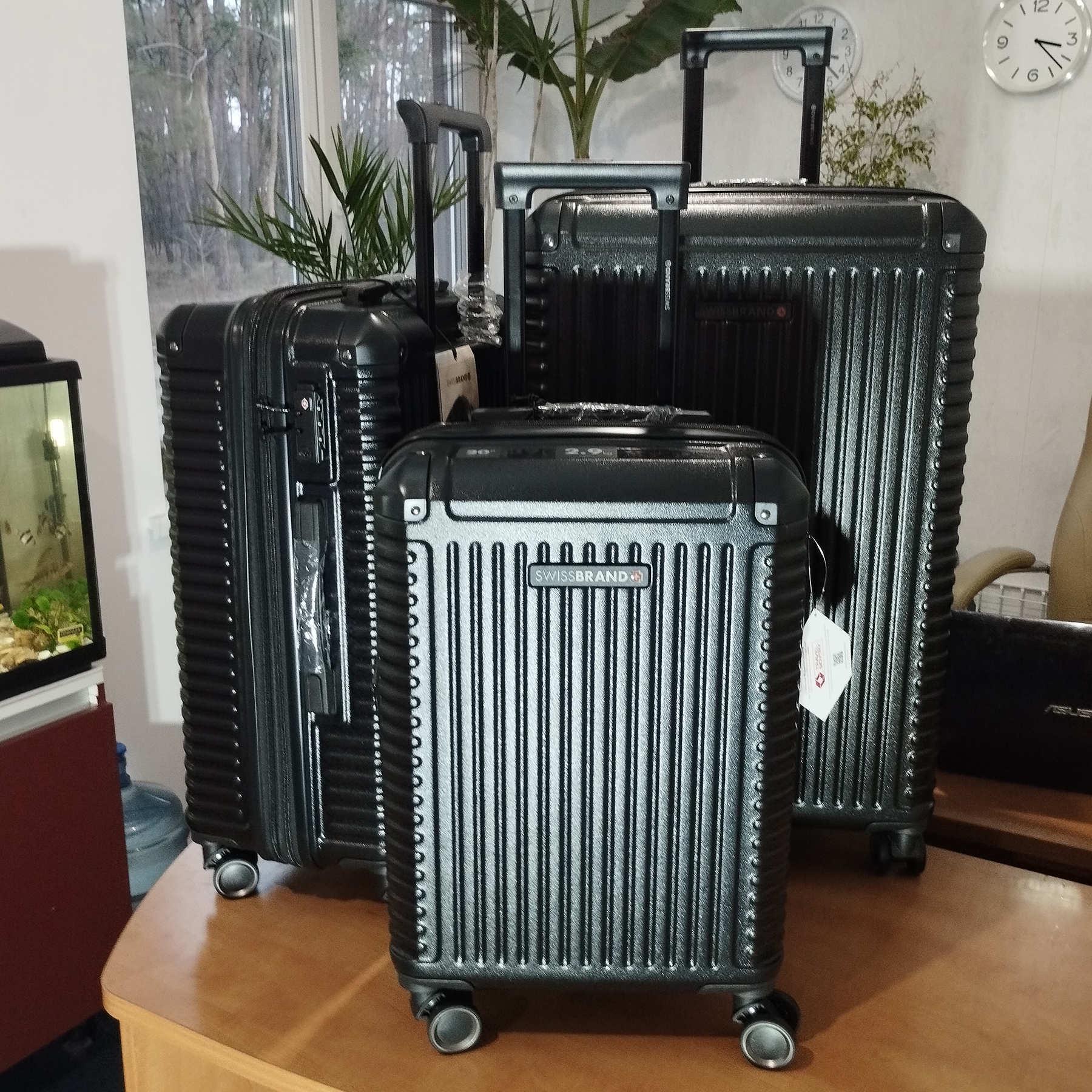 Валіза Swissbrand Paris M Black (SWB_LHPAR001M) - фото 3 Валіза Swissbrand Paris M Black (SWB_LHPAR001M) - фото 3