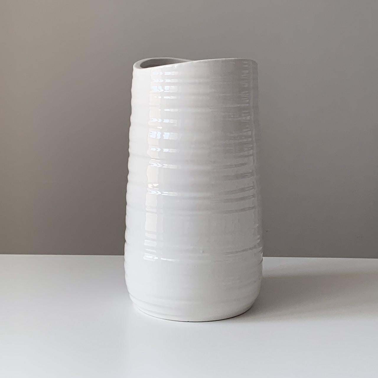 Ваза керамическая Ельза 795440 24 см Белый