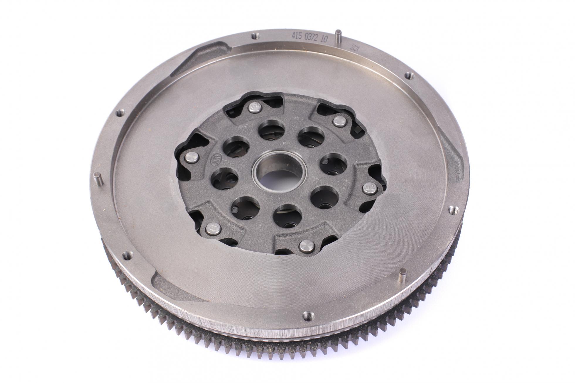 Маховик LUK 415 0372 10