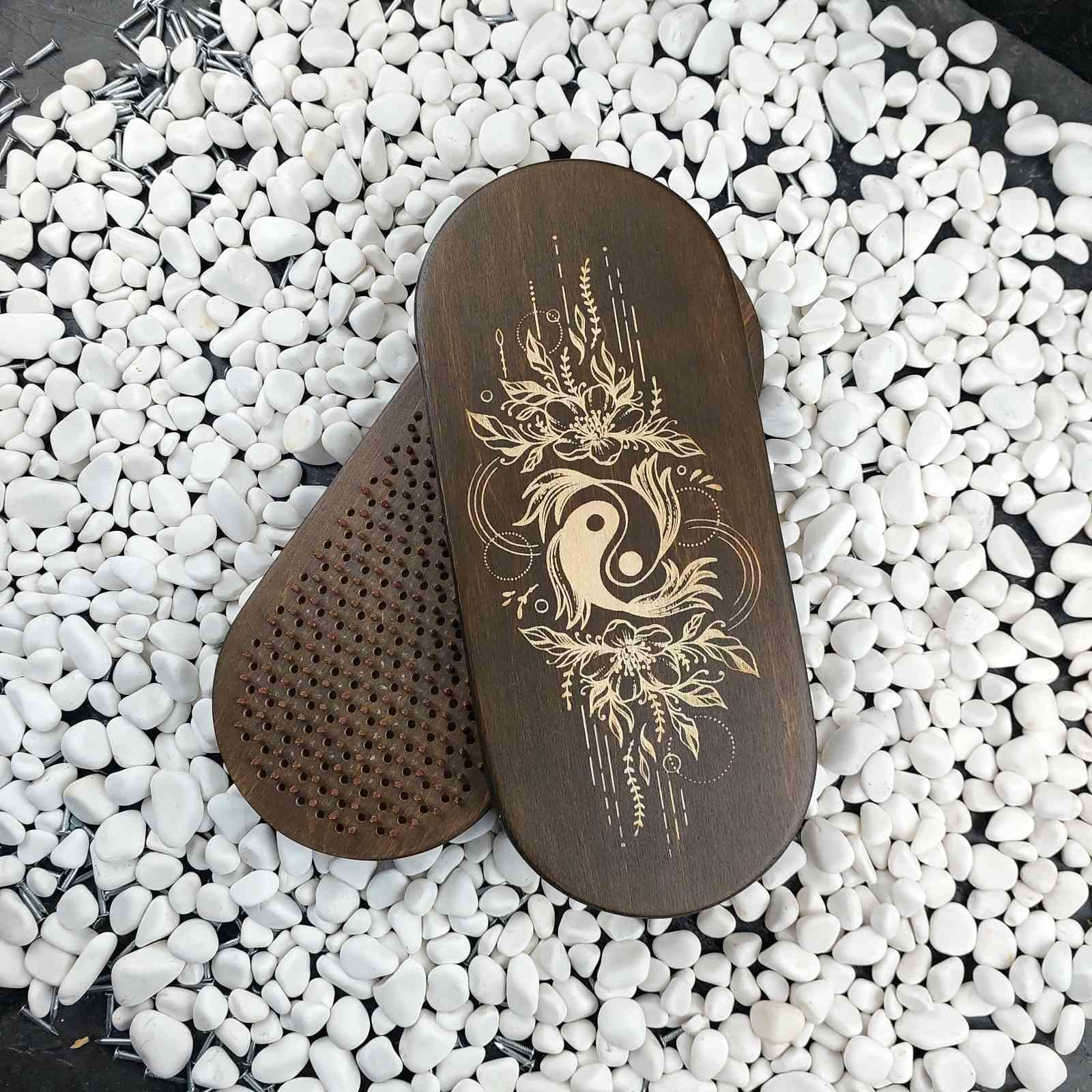 Доски Садху Рыбы Инь-Янь с оцинкованными гвоздями шаг 10 мм с чехлом Коричневый (26406546) Доски Садху Рыбы Инь-Янь с оцинкованными гвоздями шаг 10 мм с чехлом Коричневый (26406546)