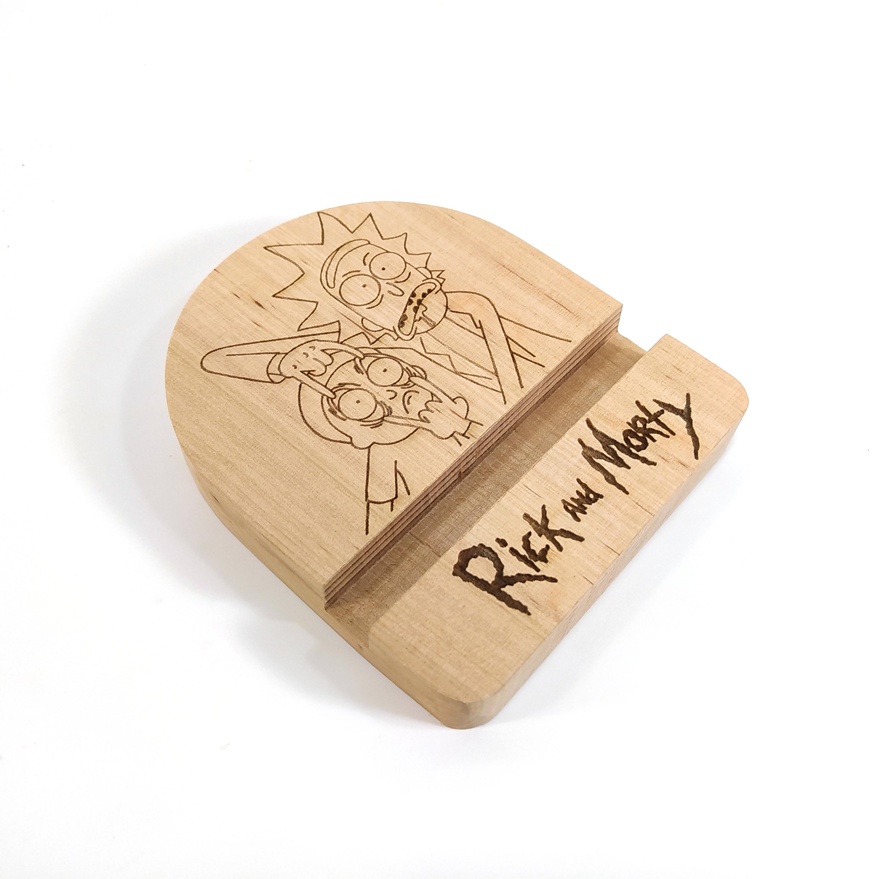 Підставка для смартфона Майстерня містера Томаса Rick and Morty 10х12х2 см - фото 5 Підставка для смартфона Майстерня містера Томаса Rick and Morty 10х12х2 см - фото 5