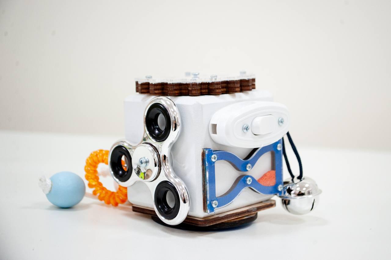 Бізікуб дорожній з дерева 7 см Синій (0003) - фото 3 Бізікуб дорожній з дерева 7 см Синій (0003) - фото 3