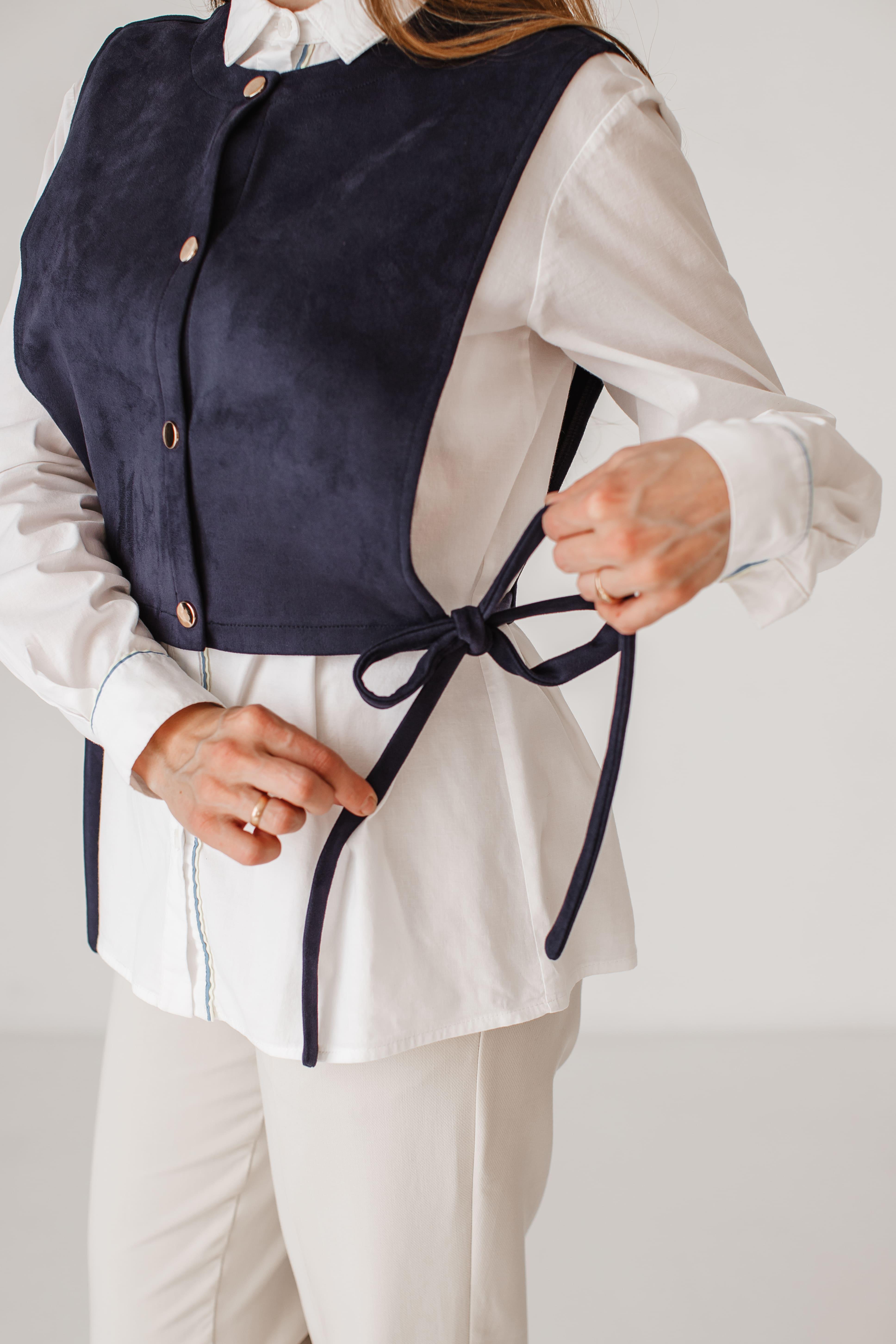 Жилет жіночий VSlatinina замшевий на кнопках S Темно-синій (01234567829) - фото 3 Жилет жіночий VSlatinina замшевий на кнопках S Темно-синій (01234567829) - фото 3