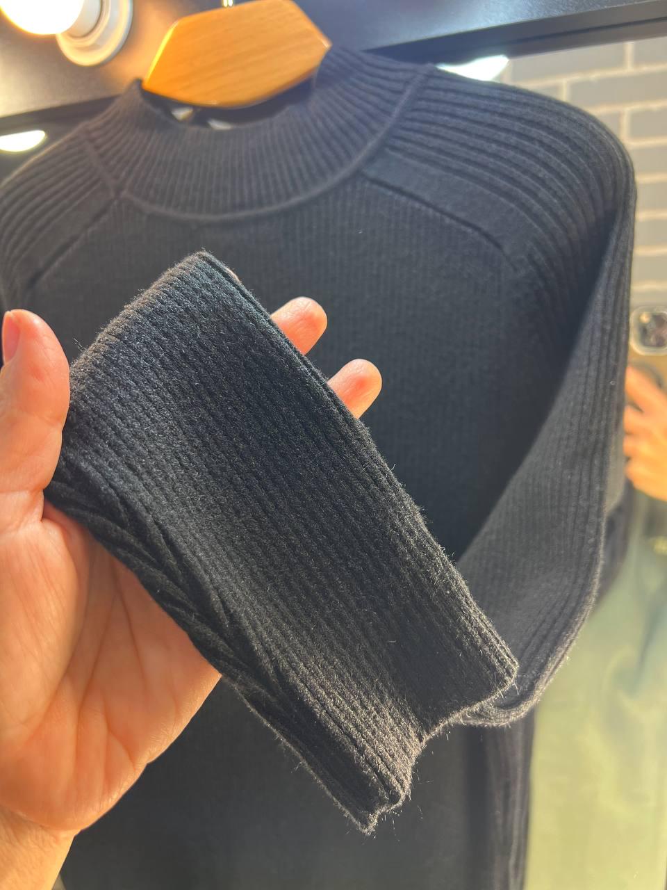 Платье женское ACCORDDREAM 2287 теплая вязка свитер рубчик воротник стойка разрезы миди р. 44-48 Черный (3089) - фото 9