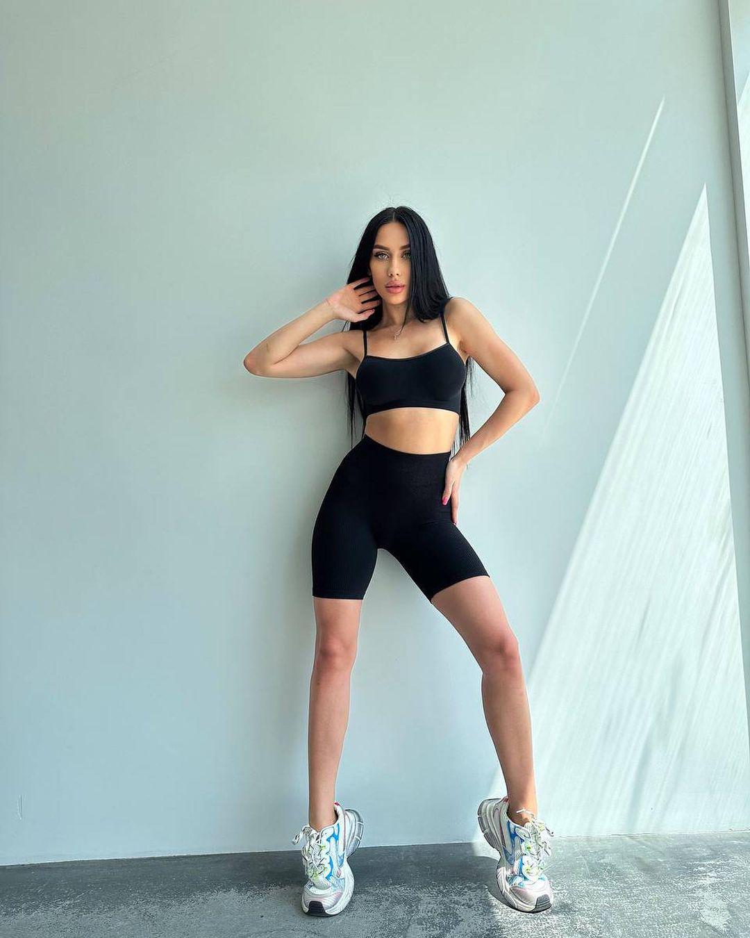 Велосипедки укороченные с эффектом пуш-ап Sofia S Черный (13250075) - фото 3 Велосипедки укороченные с эффектом пуш-ап Sofia S Черный (13250075) - фото 3