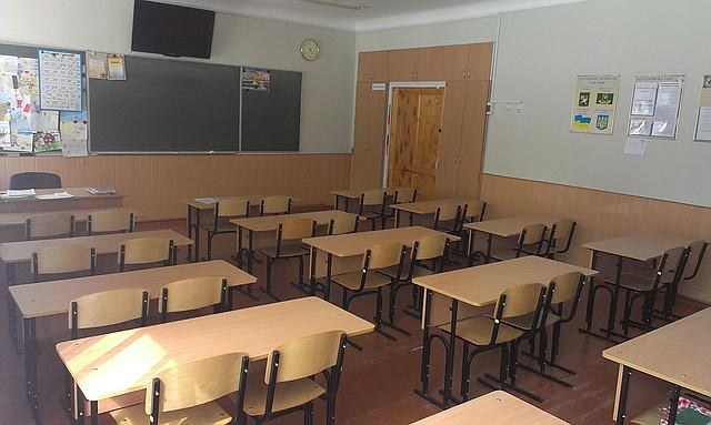 Парта двомісна з двома стільцями регульована (50042КД) - фото 2 Парта двомісна з двома стільцями регульована (50042КД) - фото 2