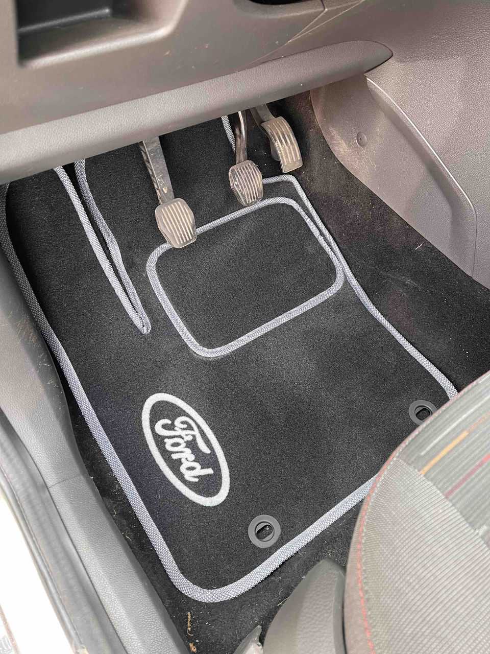 Килимки в салон ворсові для FORD Focus C-MAX 2002-2010 5 шт. Чорний (27327255)