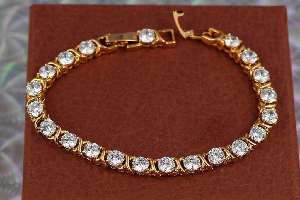 Браслет Xuping Jewelry искры салюта с белыми камнями 17 см 5 мм.