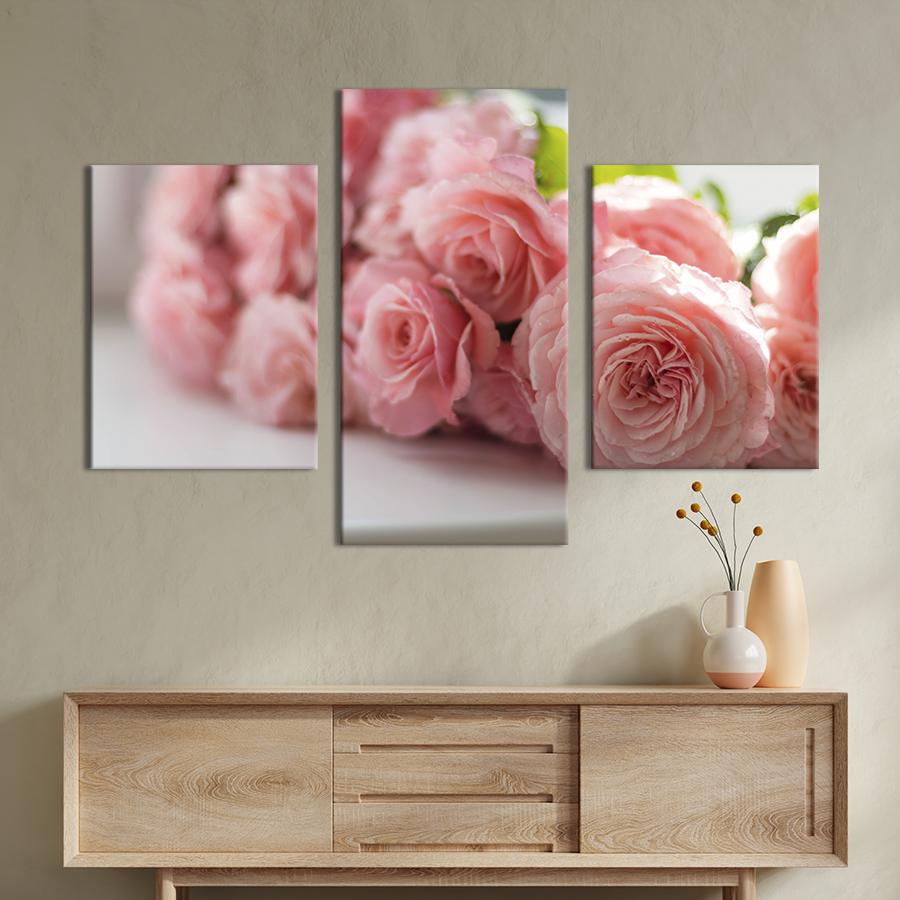 Картина на холсте триптих Букет роз миндального цвета 141x90 см (960-32)