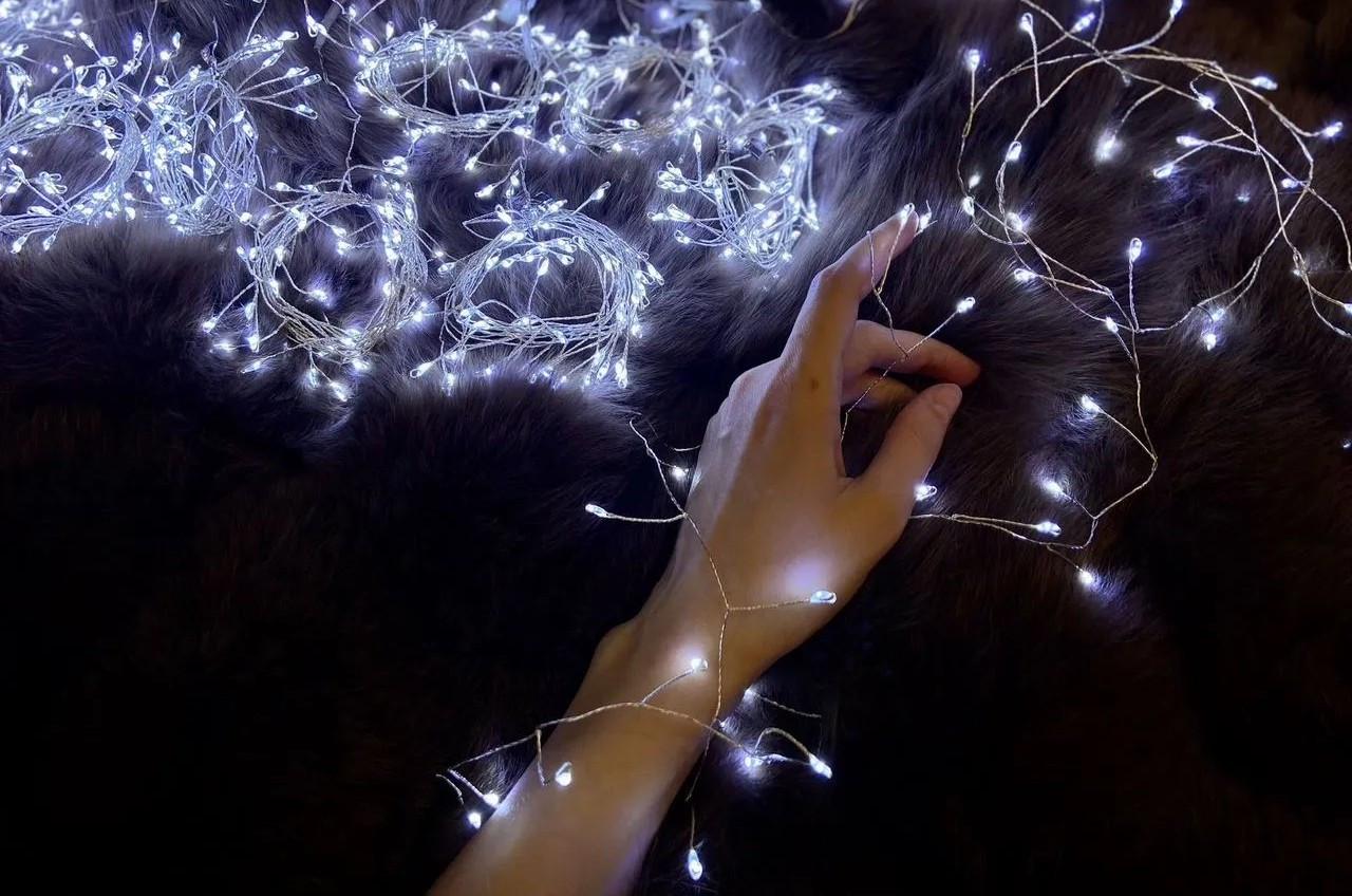 Гирлянда нить Хвойная лапа 9 м 300 LED от USB 8 режимов с пультом Холодный белый - фото 3