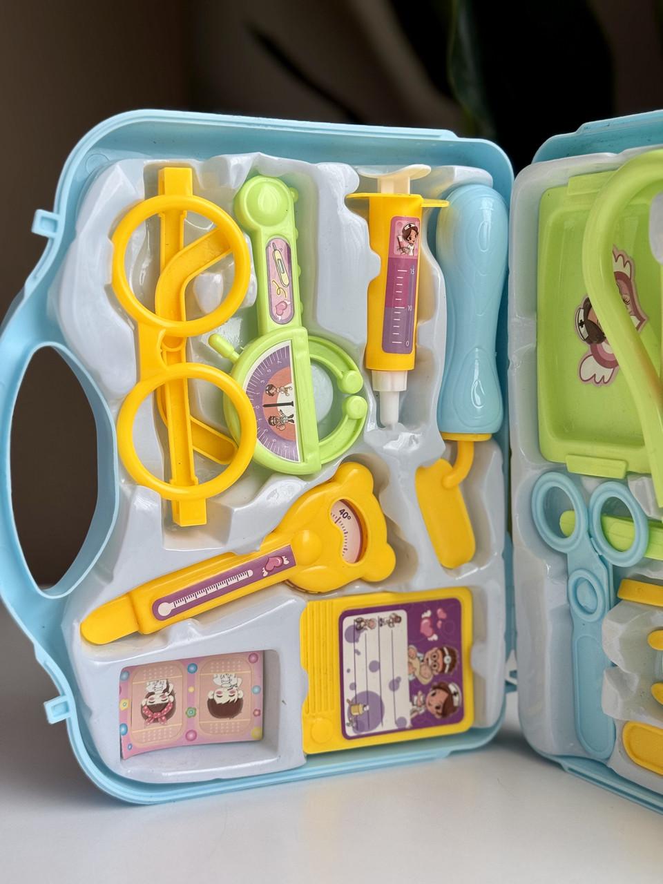 Дитячий медичний набір у валізці 21х18,5 см (61) - фото 2