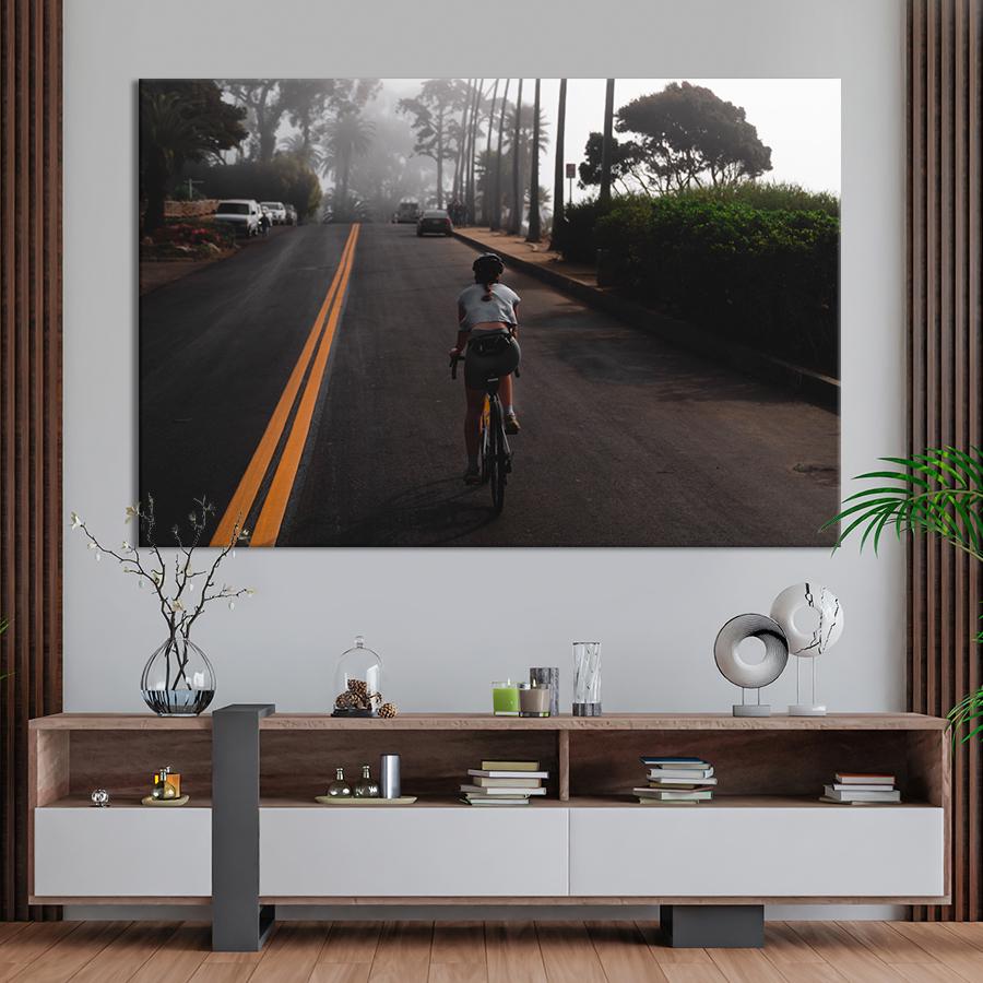 Картина спорт Девушка на велосипеде 51x34 см (A1268-1)