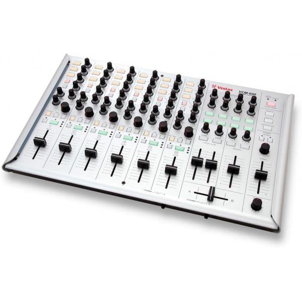 DJ-контроллер Vestax VCM-600