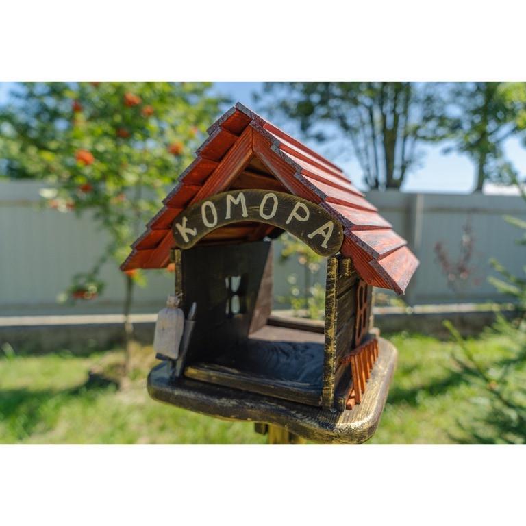 Кормушка для птиц Комора на ножке из дерева 30×29×27 см - фото 10 Кормушка для птиц Комора на ножке из дерева 30×29×27 см - фото 10