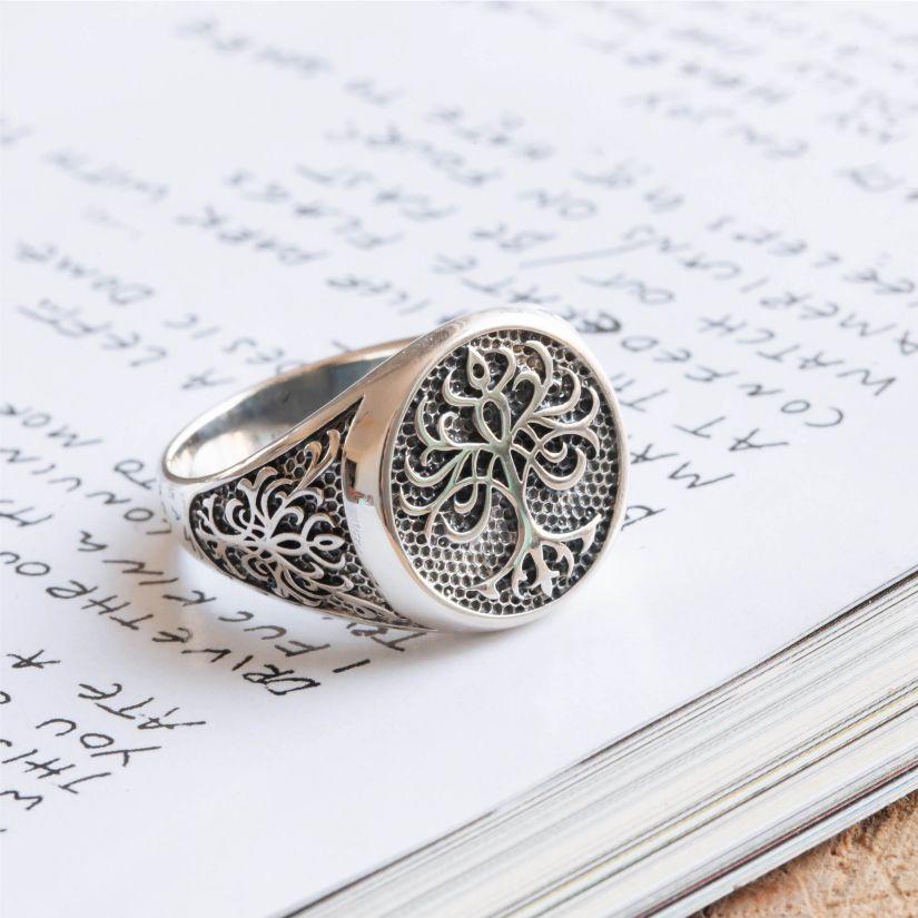 Печатка серебряная мужская с элегантным узором Древо жизни р. 18