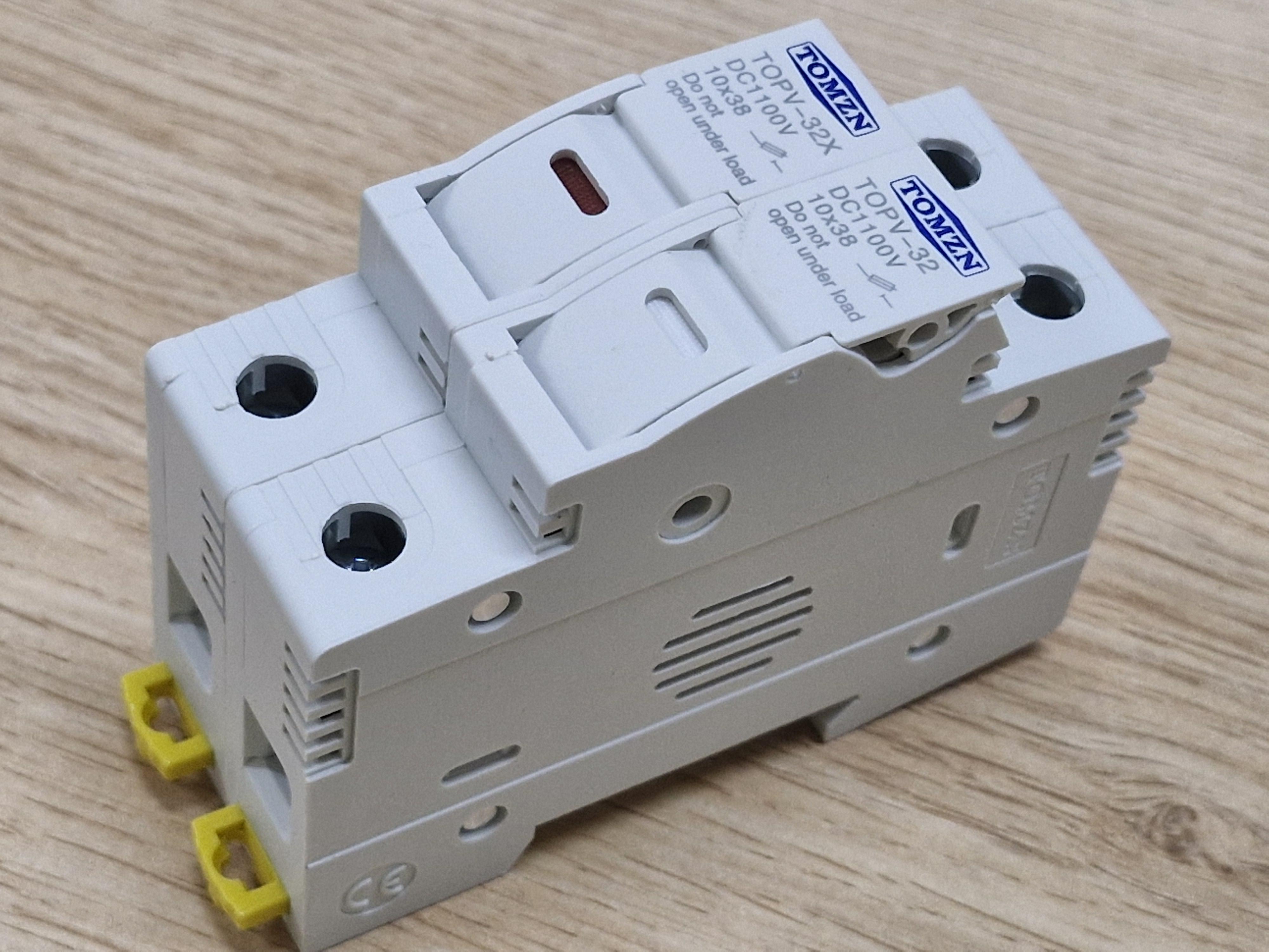 Тримач двополюсний без запобіжників 10x38 мм TOMZN для сонячних панелей LED індикація до 1100V PV клас gPV (22120338) - фото 11 Тримач двополюсний без запобіжників 10x38 мм TOMZN для сонячних панелей LED індикація до 1100V PV клас gPV (22120338) - фото 11