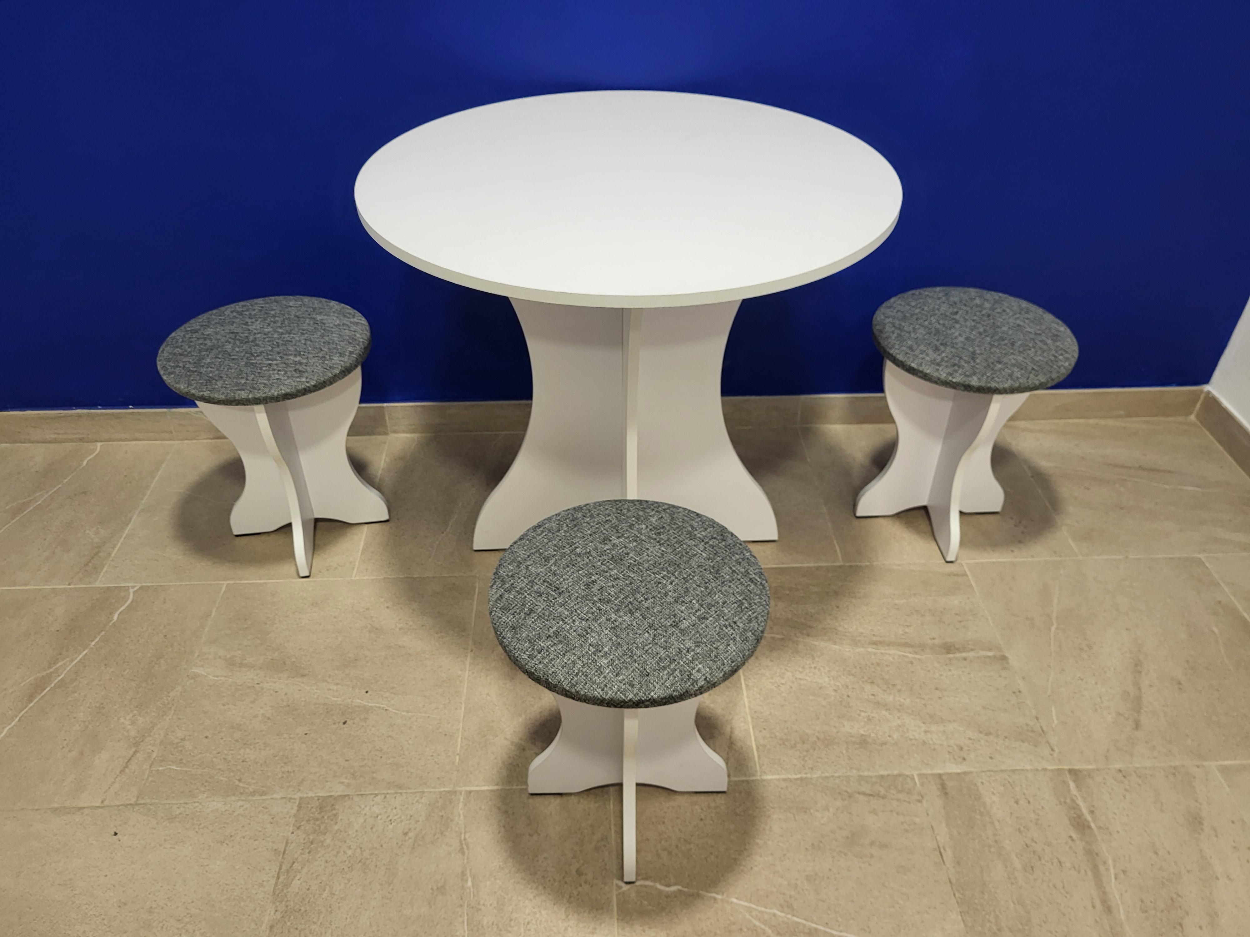 Стол круглый и 3 табурета Боярин ДСП/ткань Белый/Шотландия-К грей (S3T-B-TSKG)
