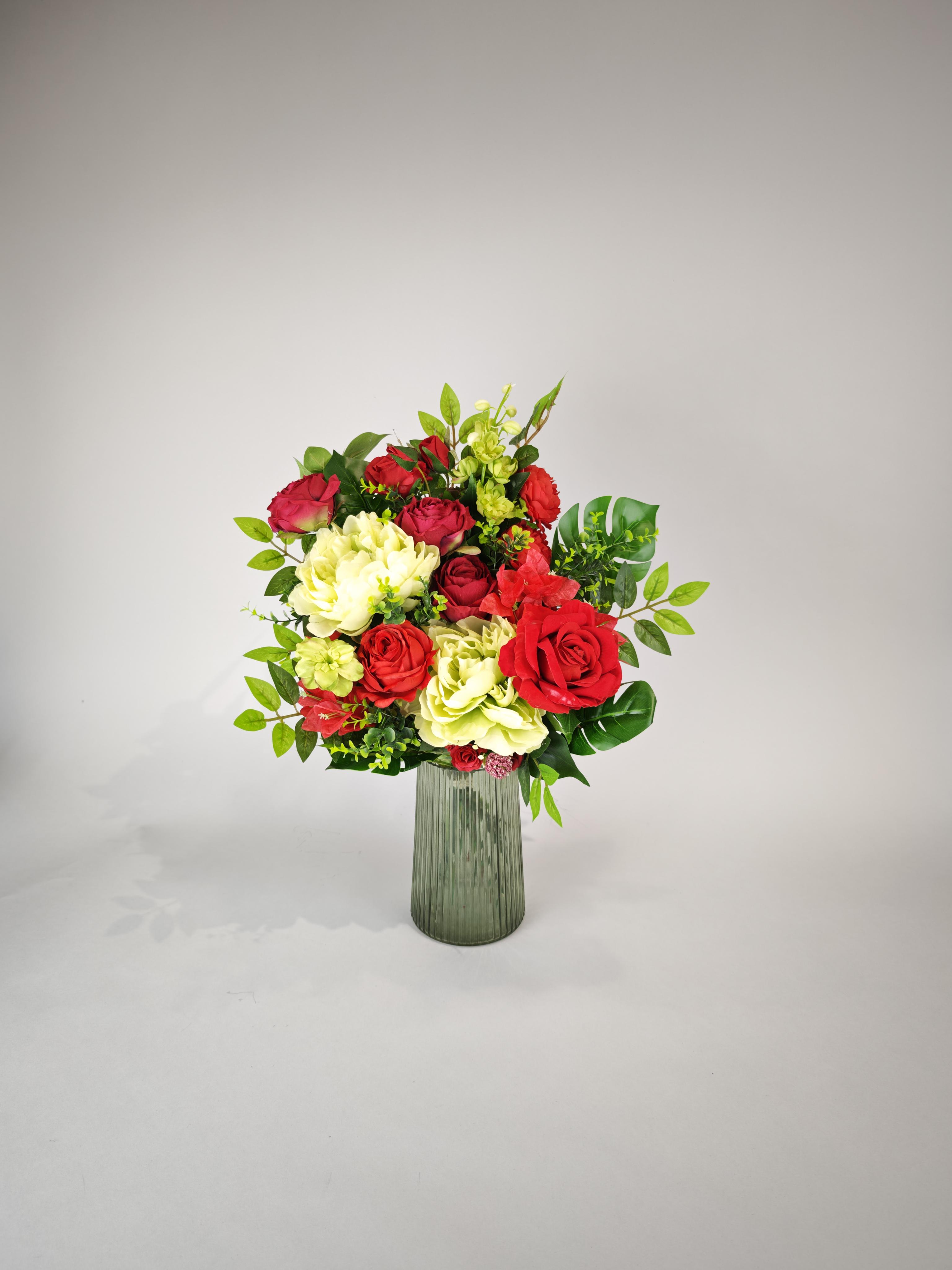 Букет штучних квітів З любов'ю у серці у гранітну мармурову та пластикову вазу на кладовище 40х45 см