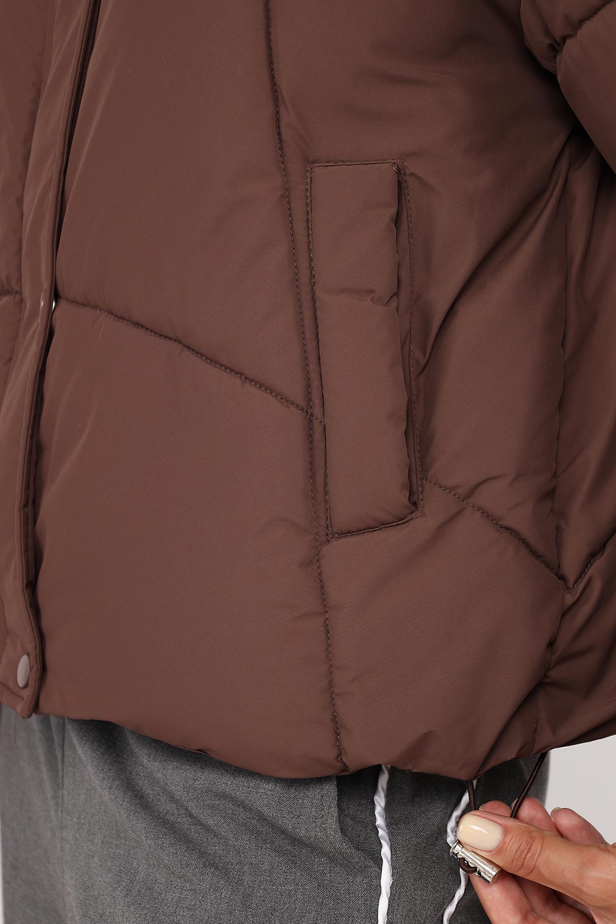 Куртка жіноча ЦБ-00277858 р. 52 Коричневий (28422291) - фото 4 Куртка жіноча ЦБ-00277858 р. 52 Коричневий (28422291) - фото 4
