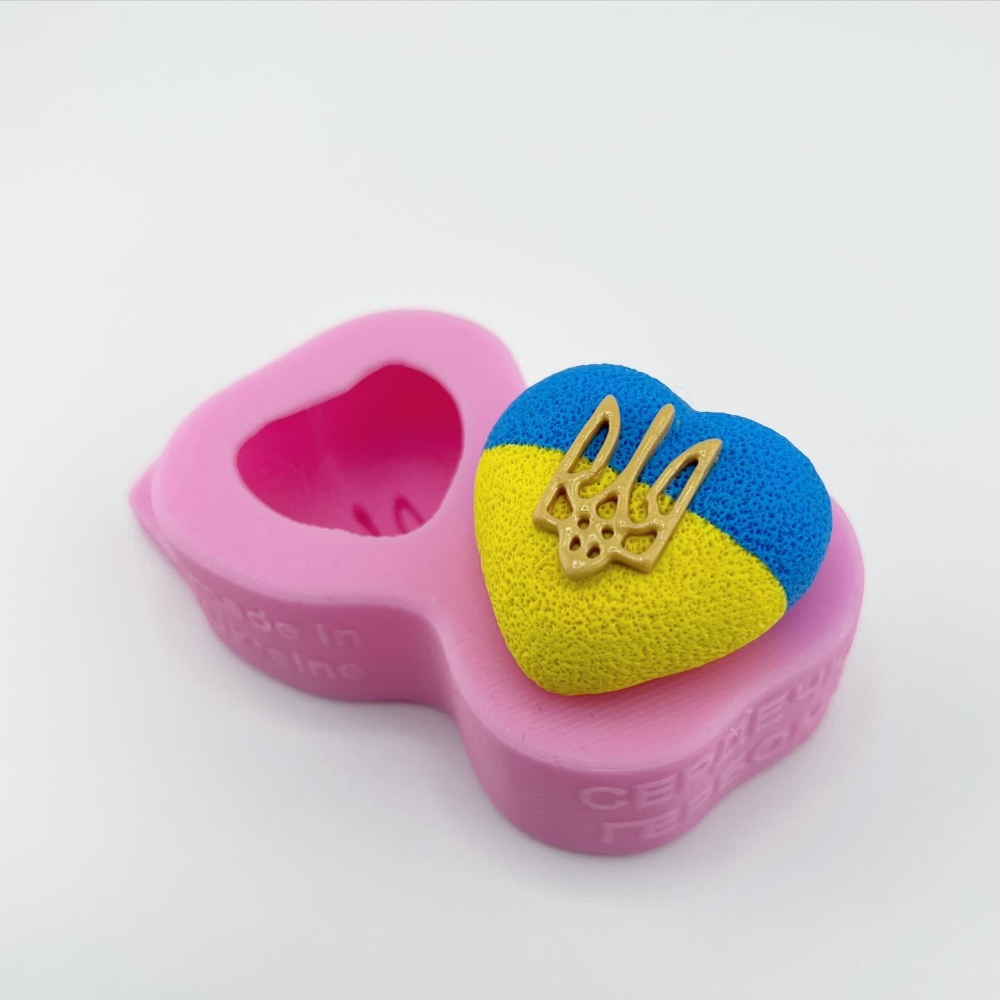 Молд силиконовый Orehova Сердечки с гербом 2д (9289)