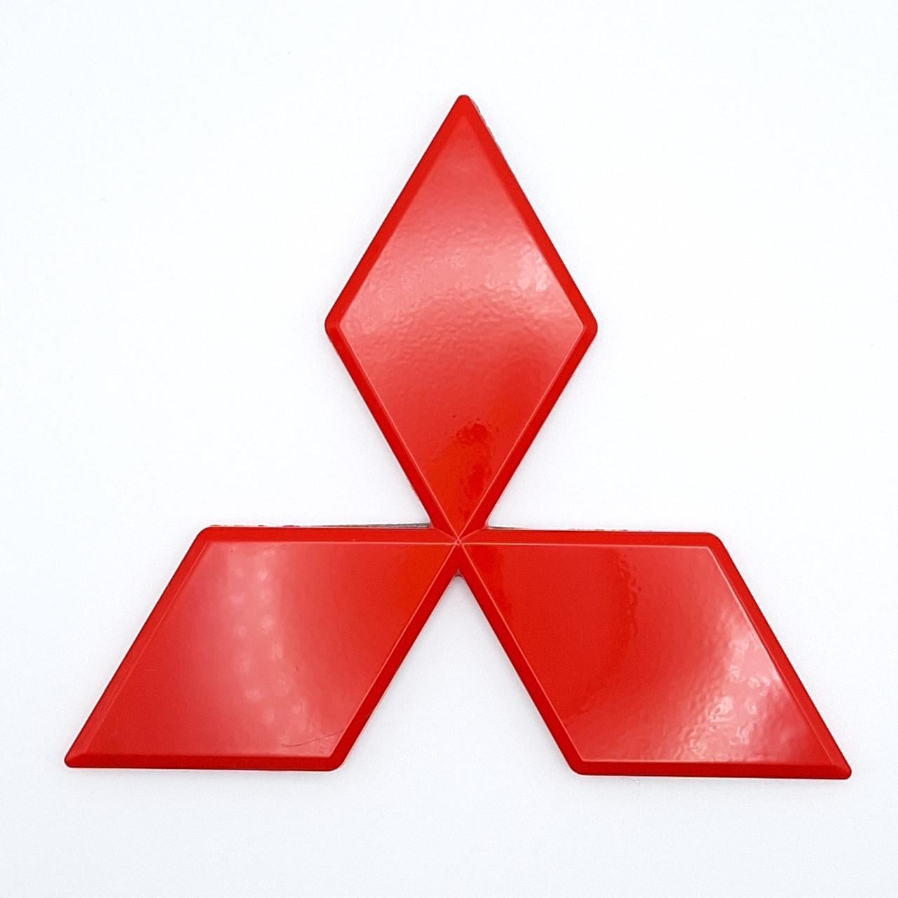 Емблема Mitsubishi ABS Червоний глянцевий 107х94 мм (2072881026)