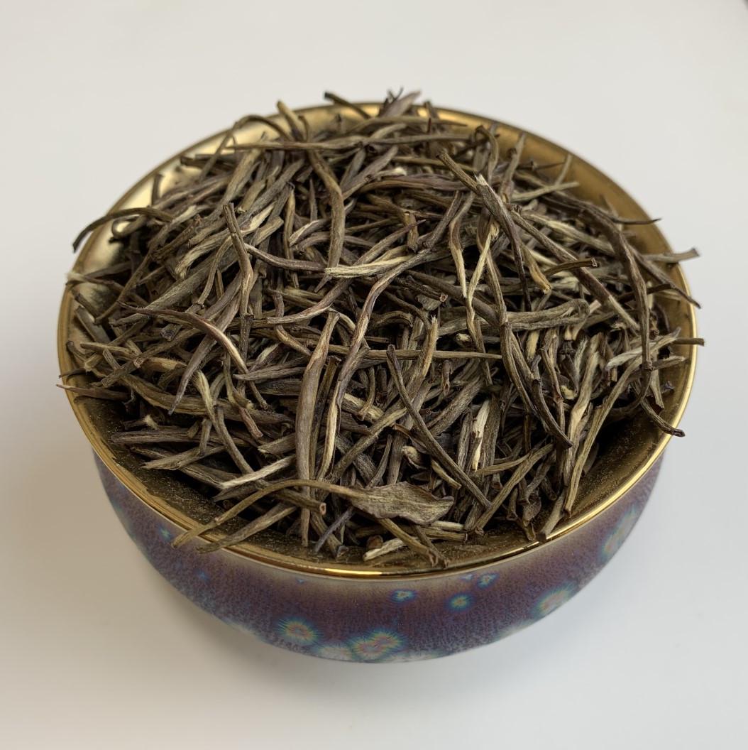 Чай желтый Инь Чжень Серебряные иглы с горы Цзюнь Шань 100 г Чай желтый Инь Чжень Серебряные иглы с горы Цзюнь Шань 100 г